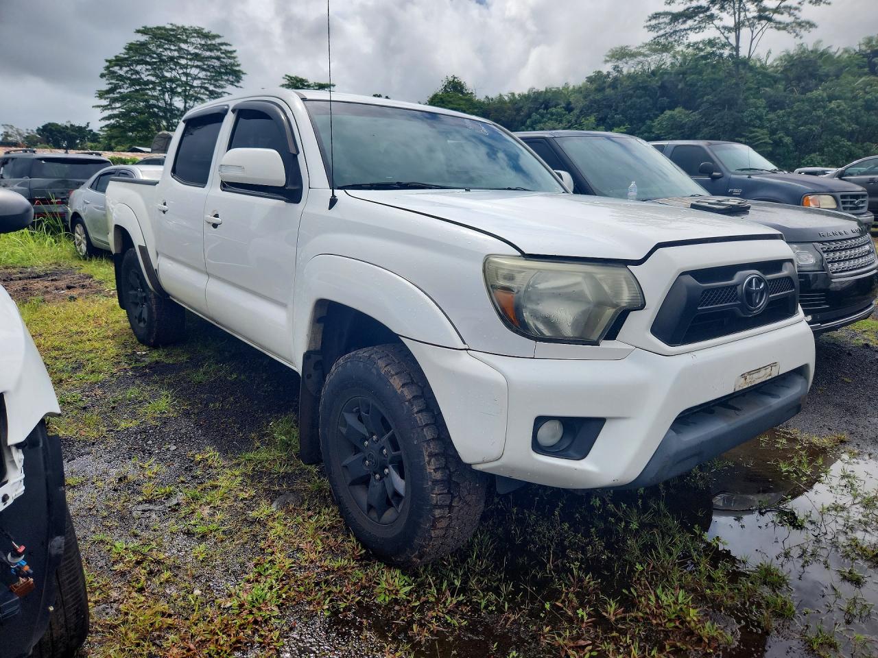 2015 Toyota Tacoma V6 White vin: 5TFLU4EN4FX135107