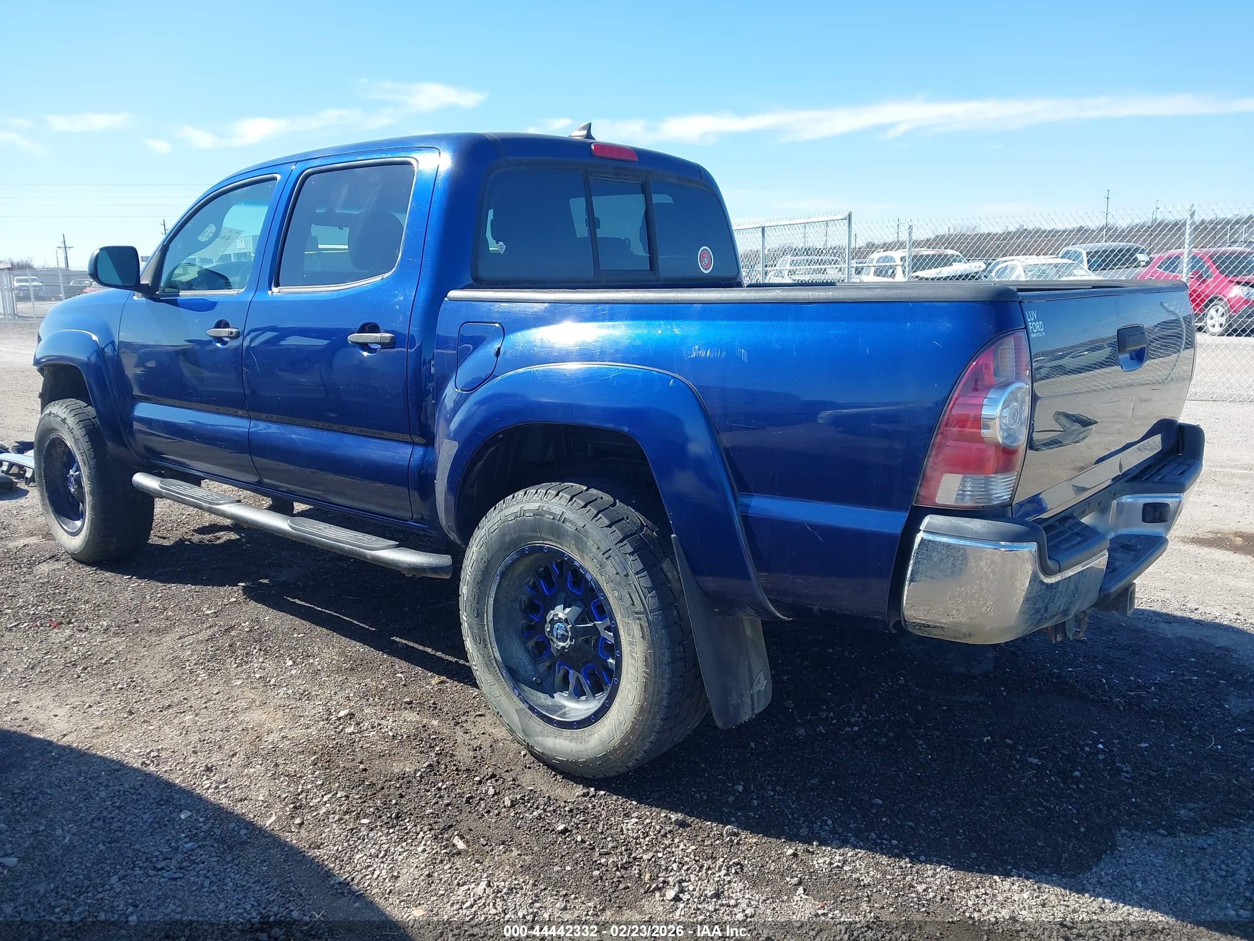2015 Toyota Tacoma Base V6 Blue vin: 5TFLU4EN4FX137584