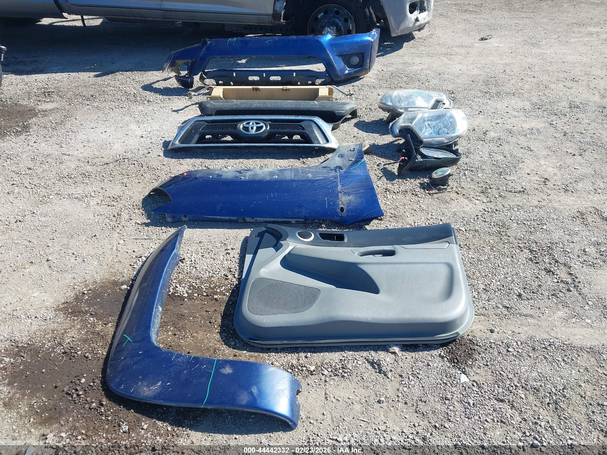2015 Toyota Tacoma Base V6 Blue vin: 5TFLU4EN4FX137584