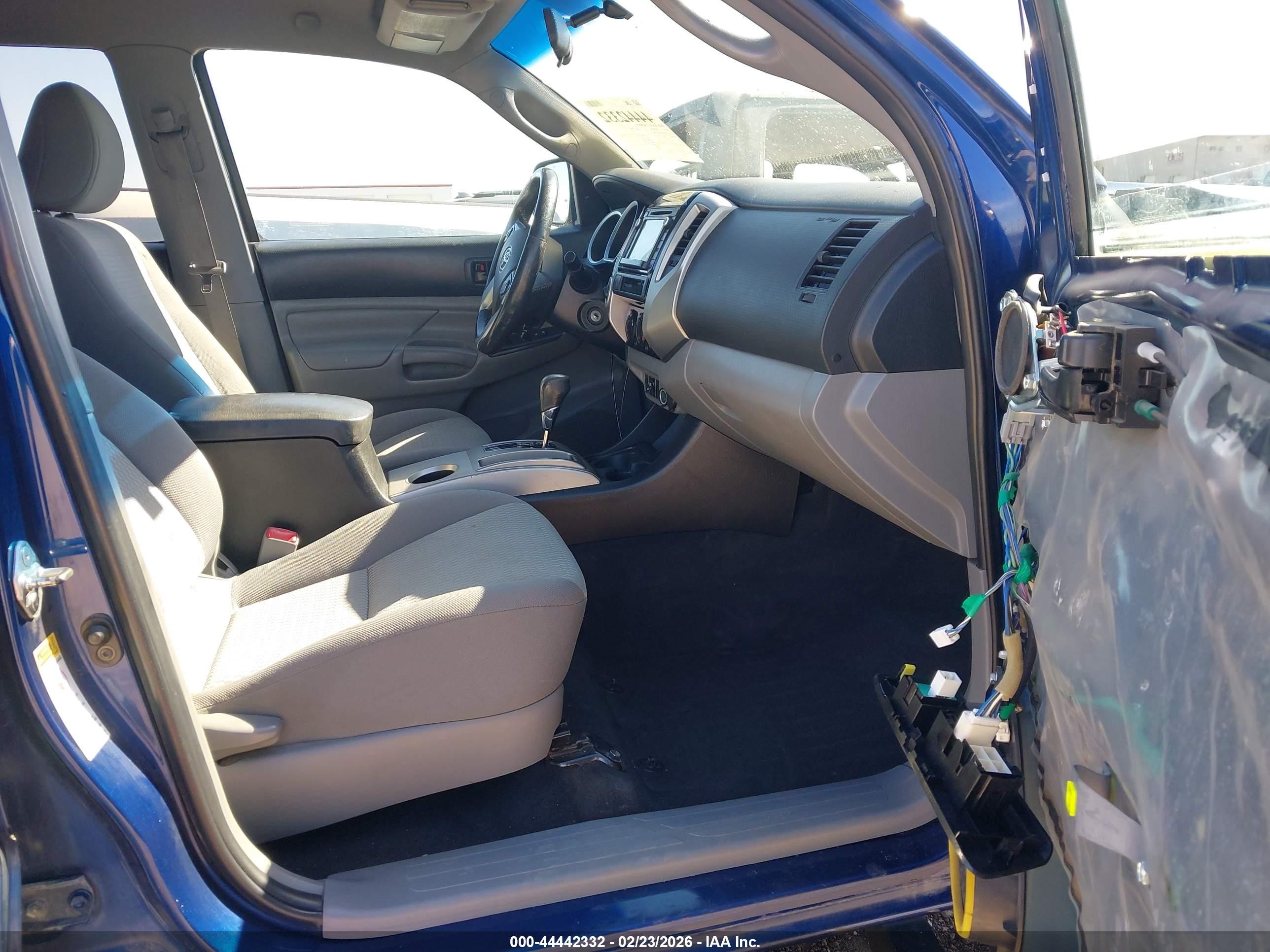 2015 Toyota Tacoma Base V6 Blue vin: 5TFLU4EN4FX137584