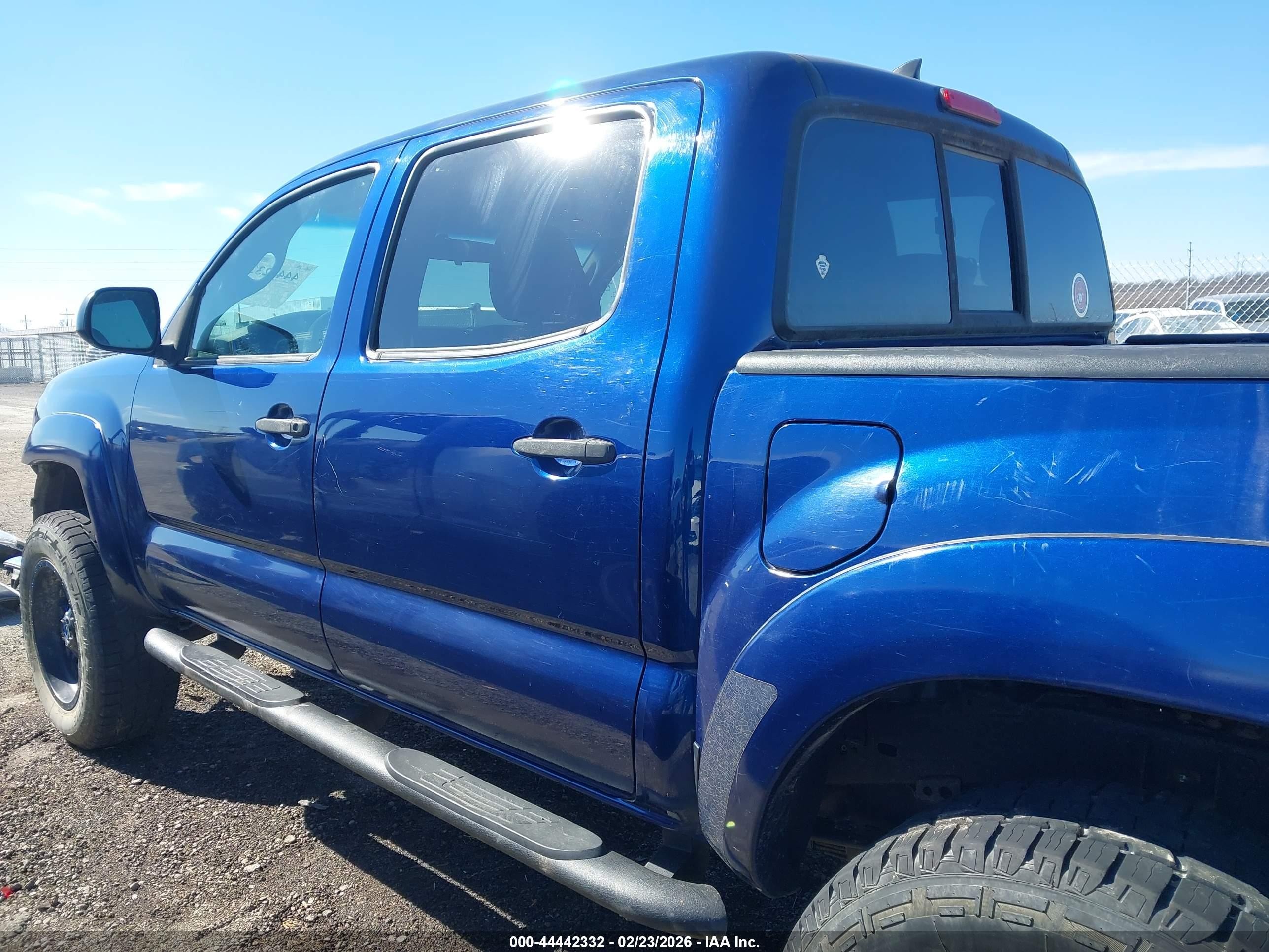 2015 Toyota Tacoma Base V6 Blue vin: 5TFLU4EN4FX137584