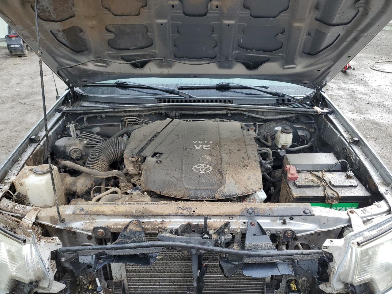 2014 Toyota Tacoma Double Cab Silver vin: 5TFLU4EN5EX099295