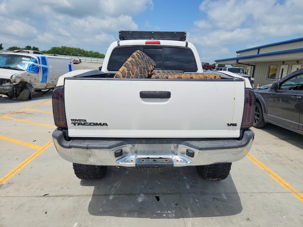 2014 Toyota Tacoma Double Cab White vin: 5TFLU4EN5EX108593