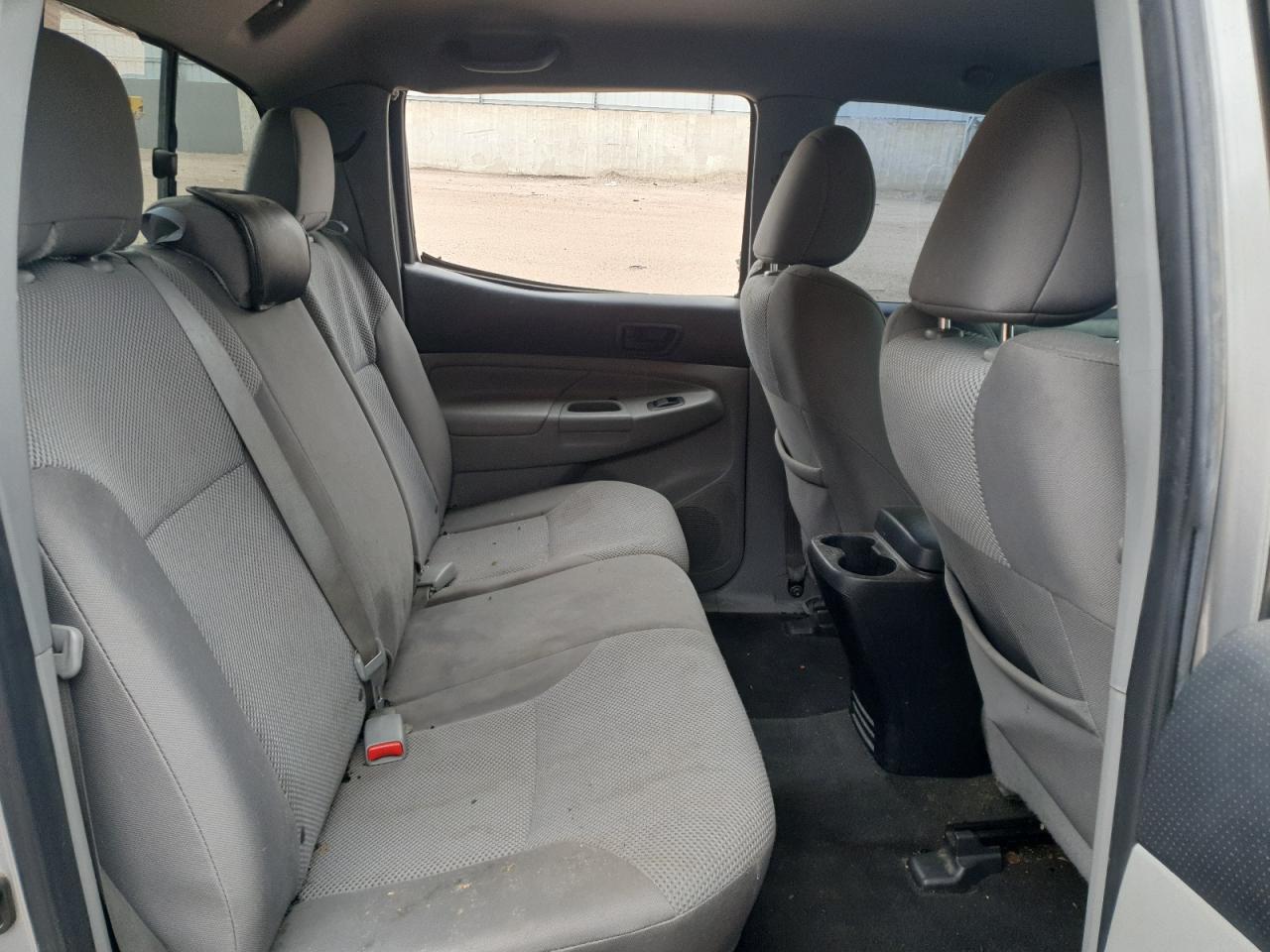2015 Toyota Tacoma Double Cab Серебряный vin: 5TFLU4EN5FX130997