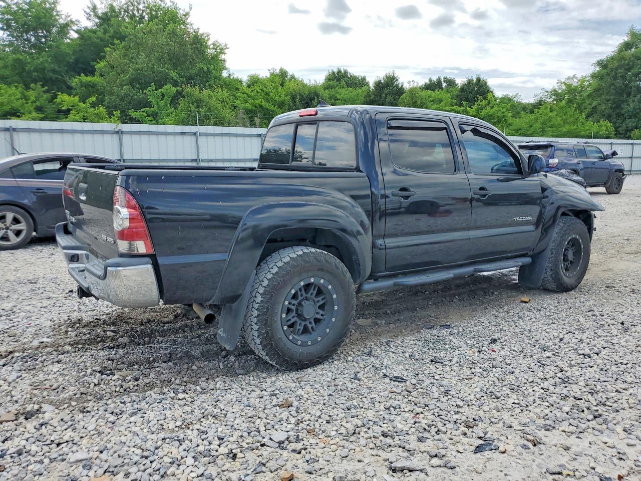 2015 Toyota Tacoma V6 Black vin: 5TFLU4EN5FX141305