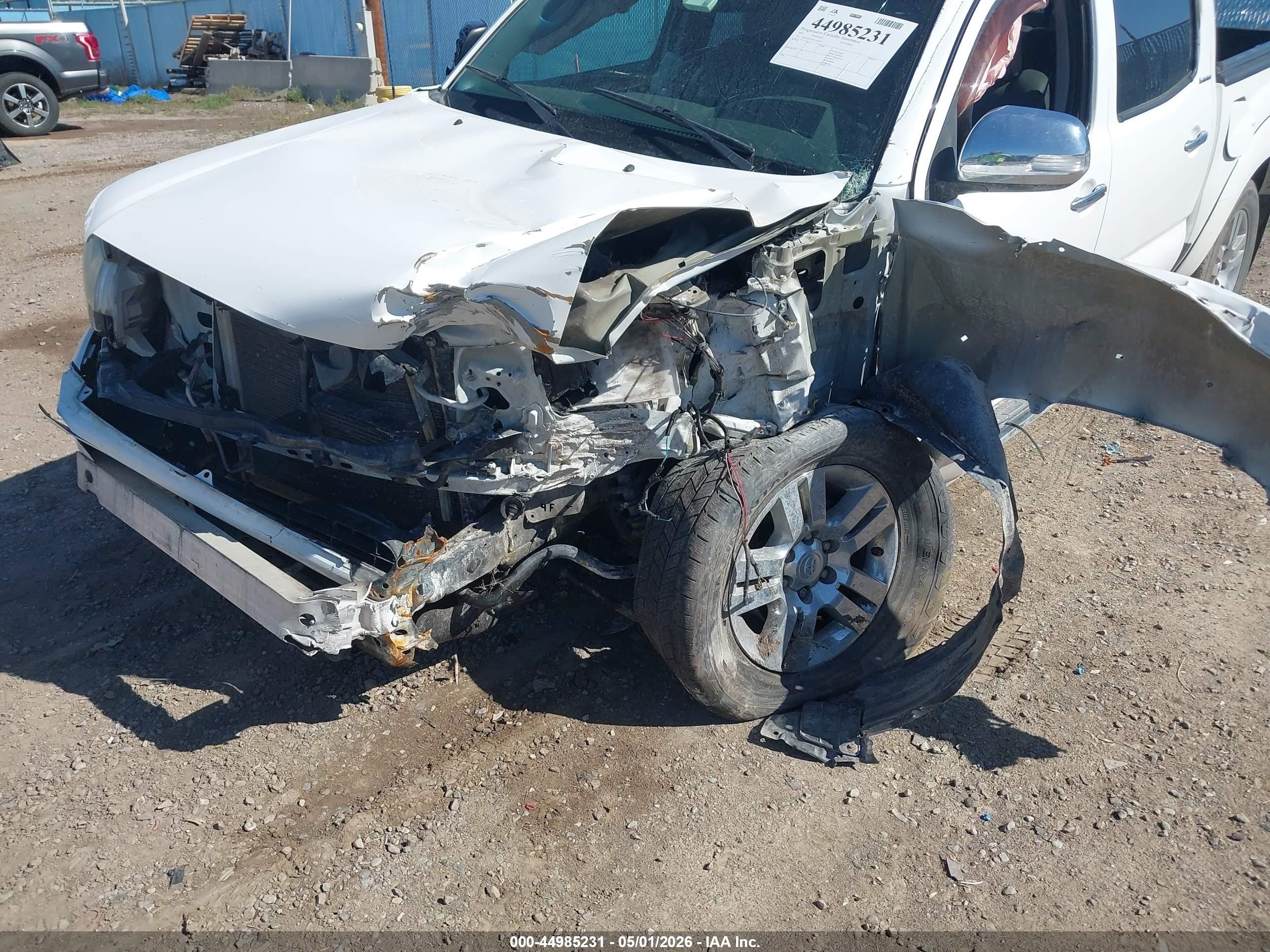 2015 Toyota Tacoma Base V6 White vin: 5TFLU4EN5FX143300
