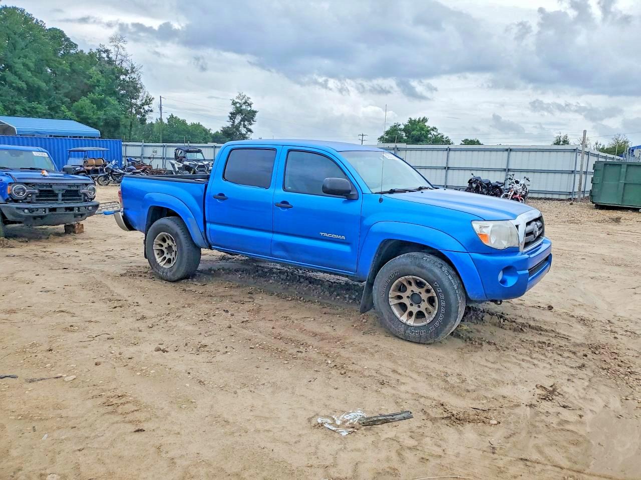2011 Toyota Tacoma Double Cab Blue vin: 5TFLU4EN6BX009051