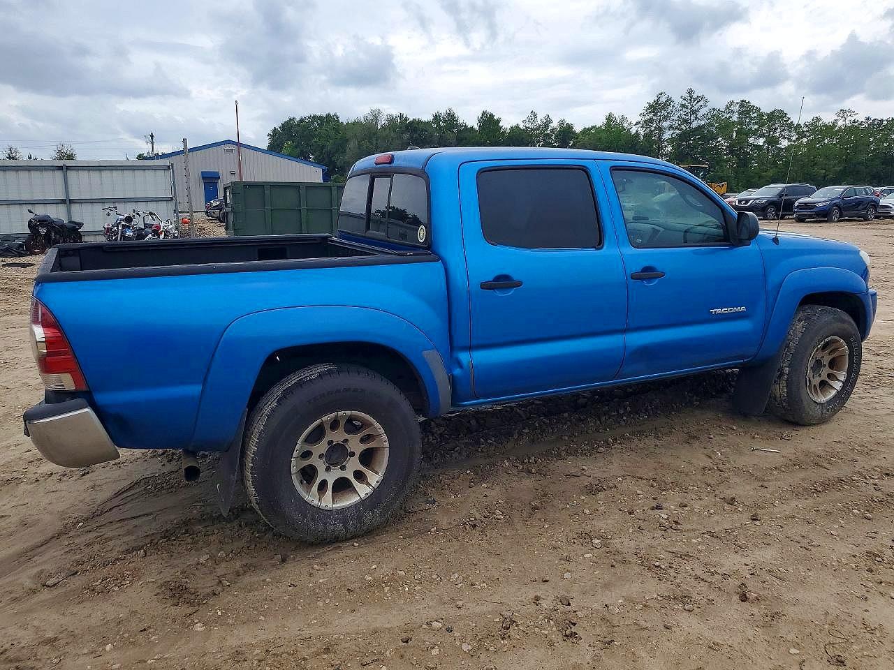 2011 Toyota Tacoma Double Cab Blue vin: 5TFLU4EN6BX009051