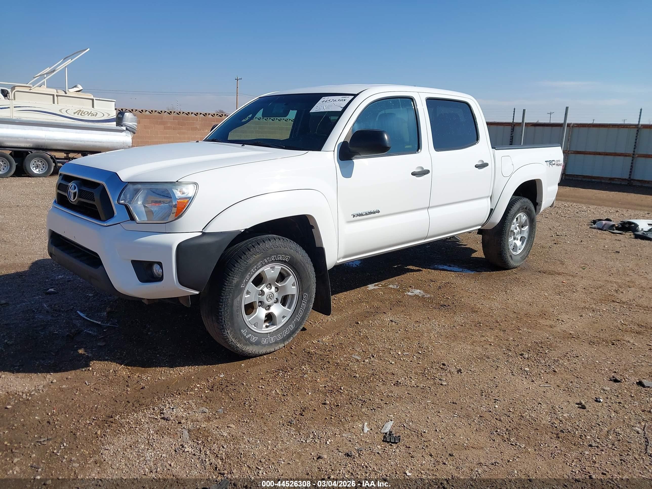2014 Toyota Tacoma Base V6 Белый vin: 5TFLU4EN6EX100633