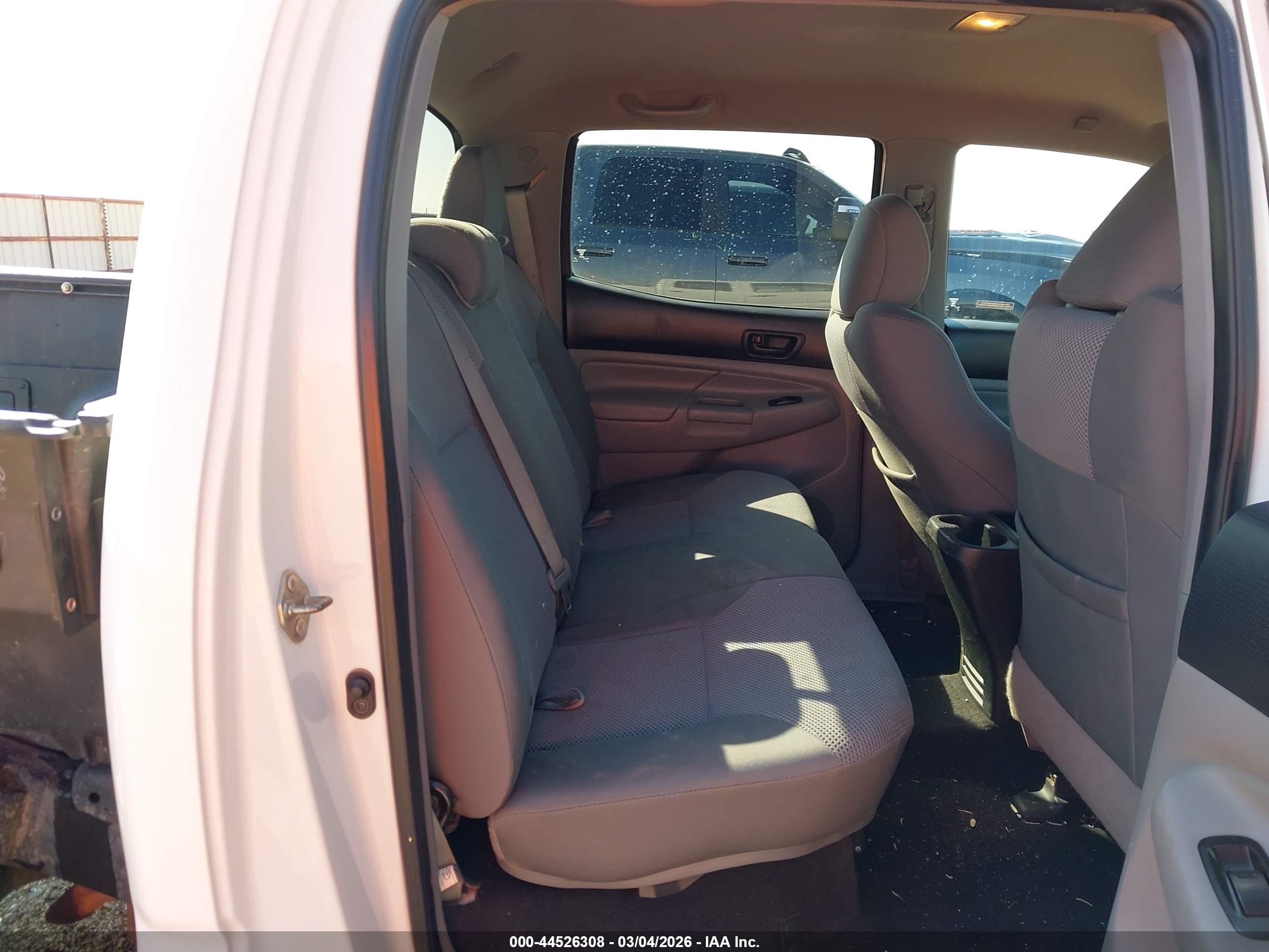 2014 Toyota Tacoma Base V6 Белый vin: 5TFLU4EN6EX100633