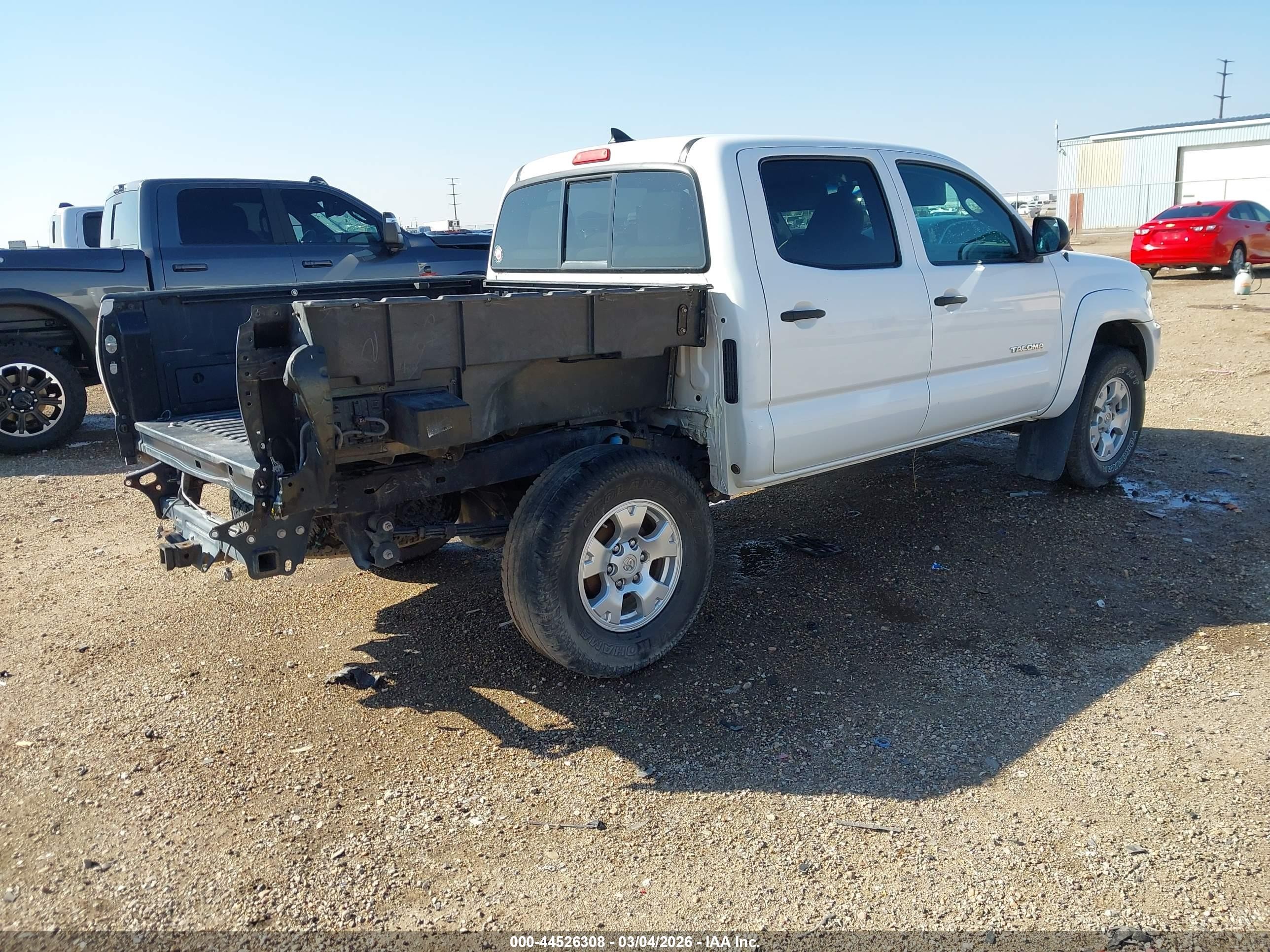 2014 Toyota Tacoma Base V6 Белый vin: 5TFLU4EN6EX100633