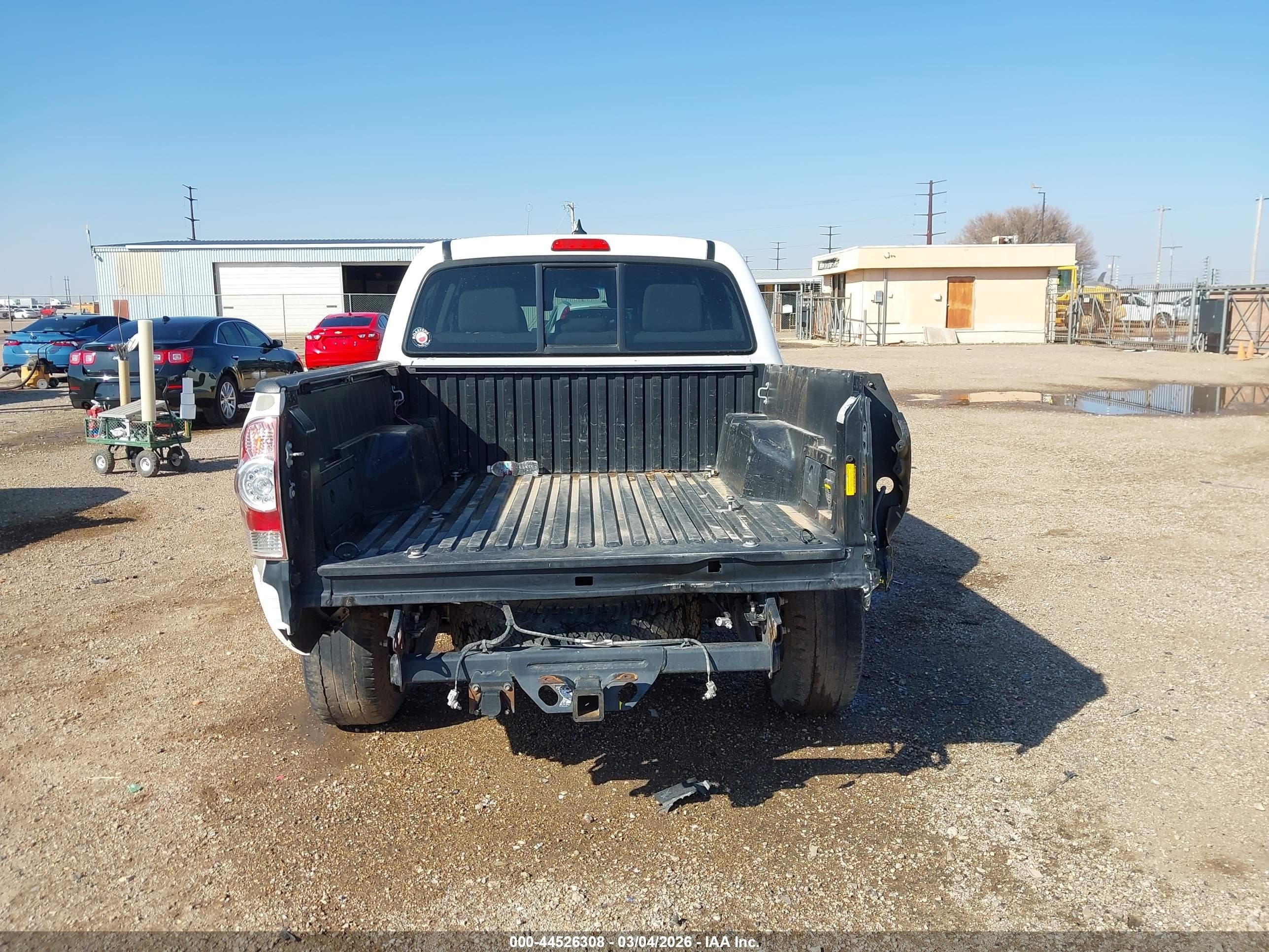 2014 Toyota Tacoma Base V6 Белый vin: 5TFLU4EN6EX100633