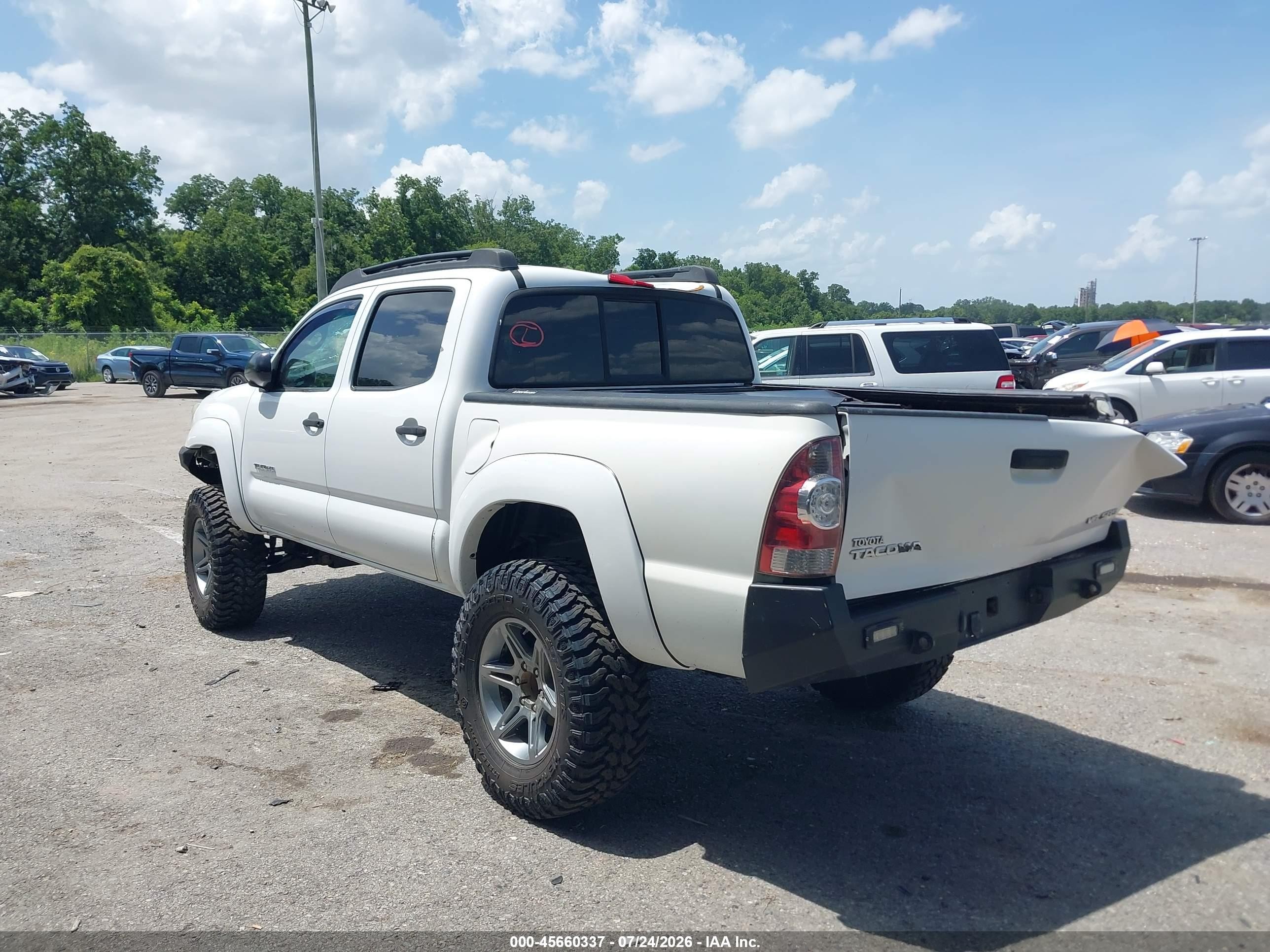 2014 Toyota Tacoma Base V6 White vin: 5TFLU4EN6EX101118