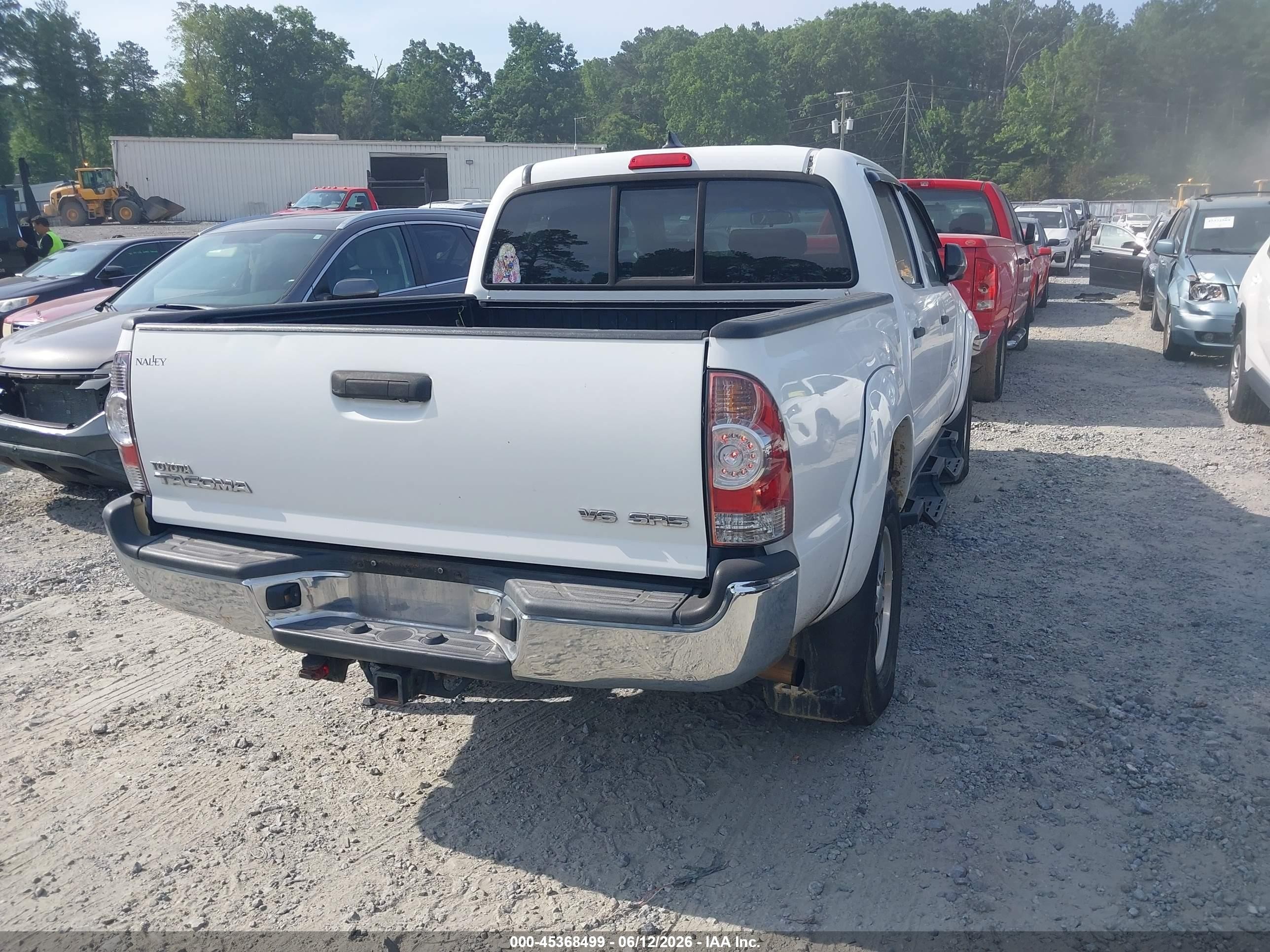 2015 Toyota Tacoma Base V6 Белый vin: 5TFLU4EN7FX132735