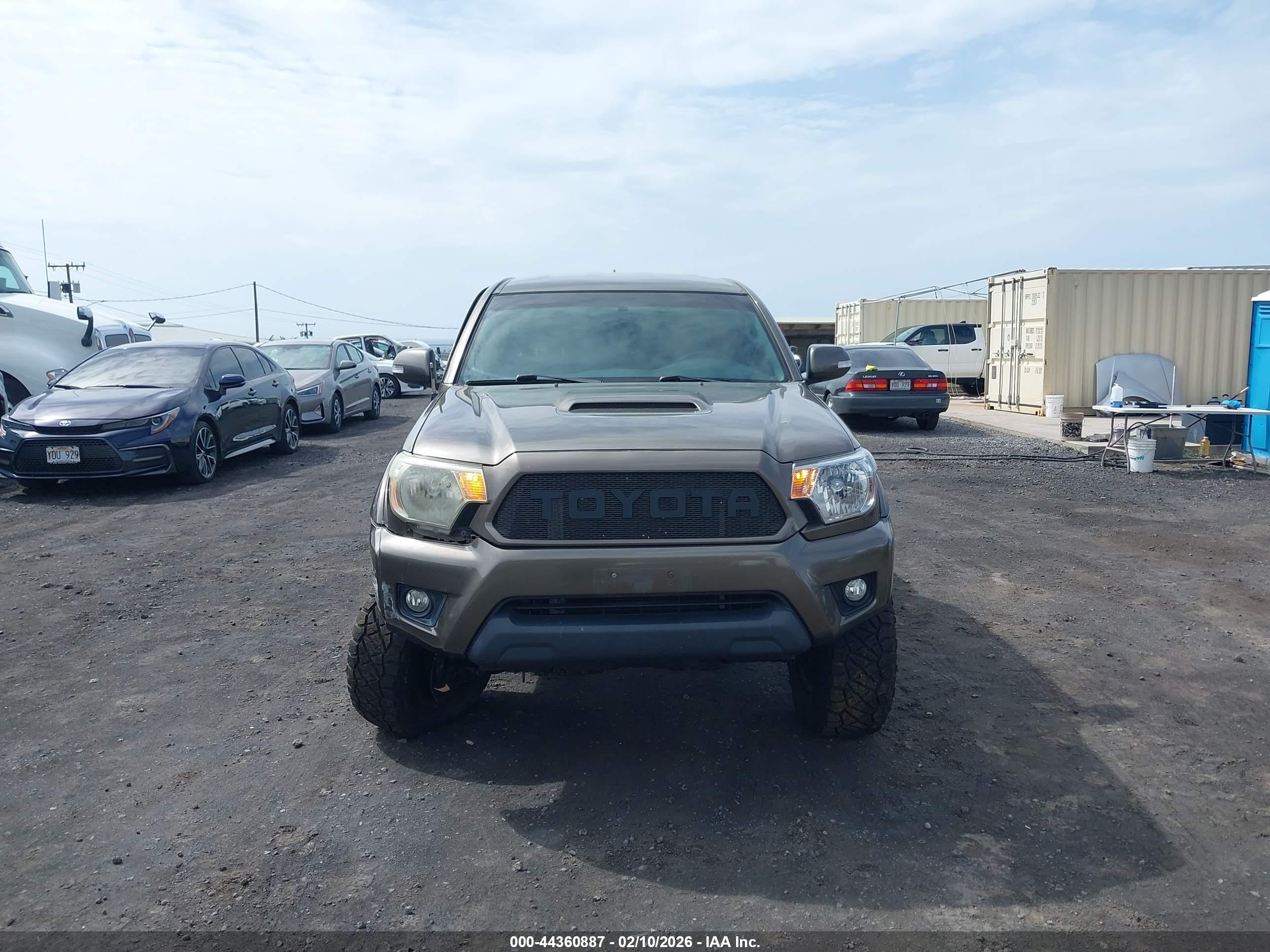2015 Toyota Tacoma Base V6/trd Pro Brown vin: 5TFLU4EN7FX135649