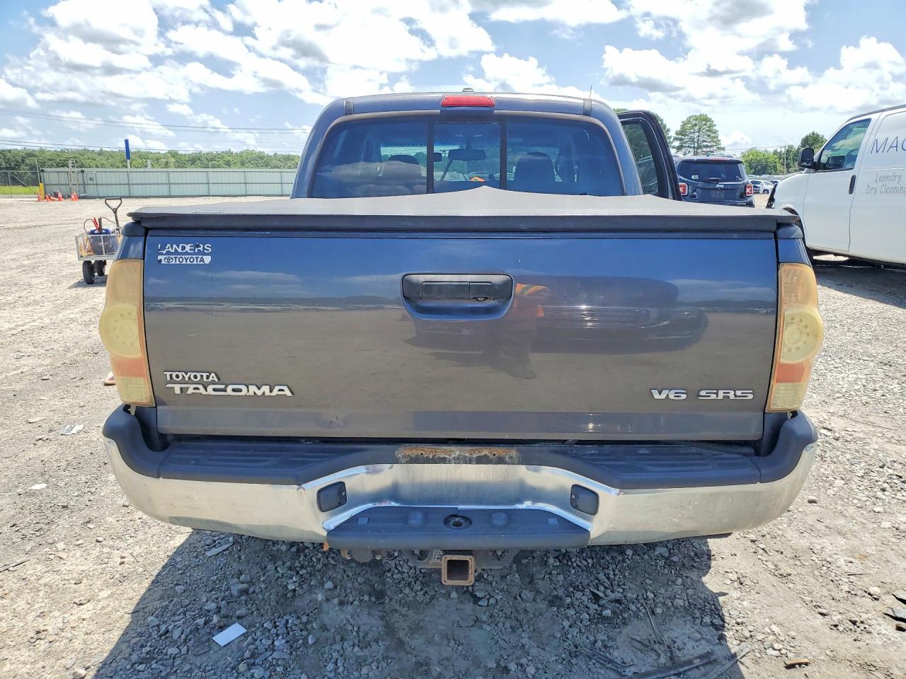 2011 Toyota Tacoma Double Cab Gray vin: 5TFLU4EN8BX009679