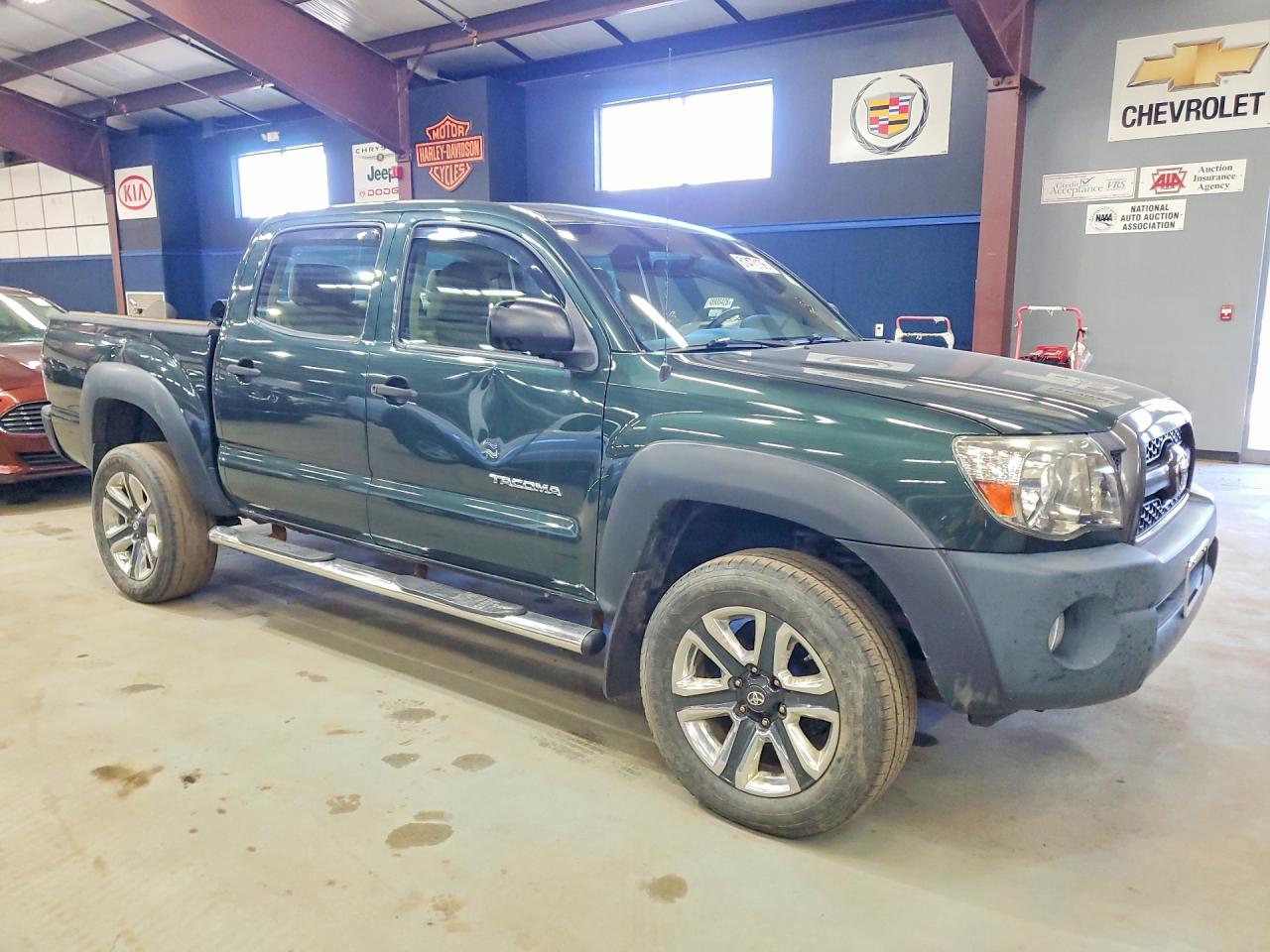 2011 Toyota Tacoma Double Cab Зеленый vin: 5TFLU4EN8BX013229