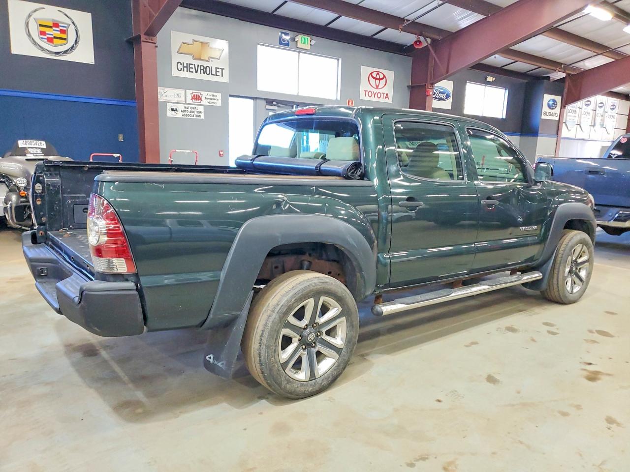 2011 Toyota Tacoma Double Cab Зеленый vin: 5TFLU4EN8BX013229
