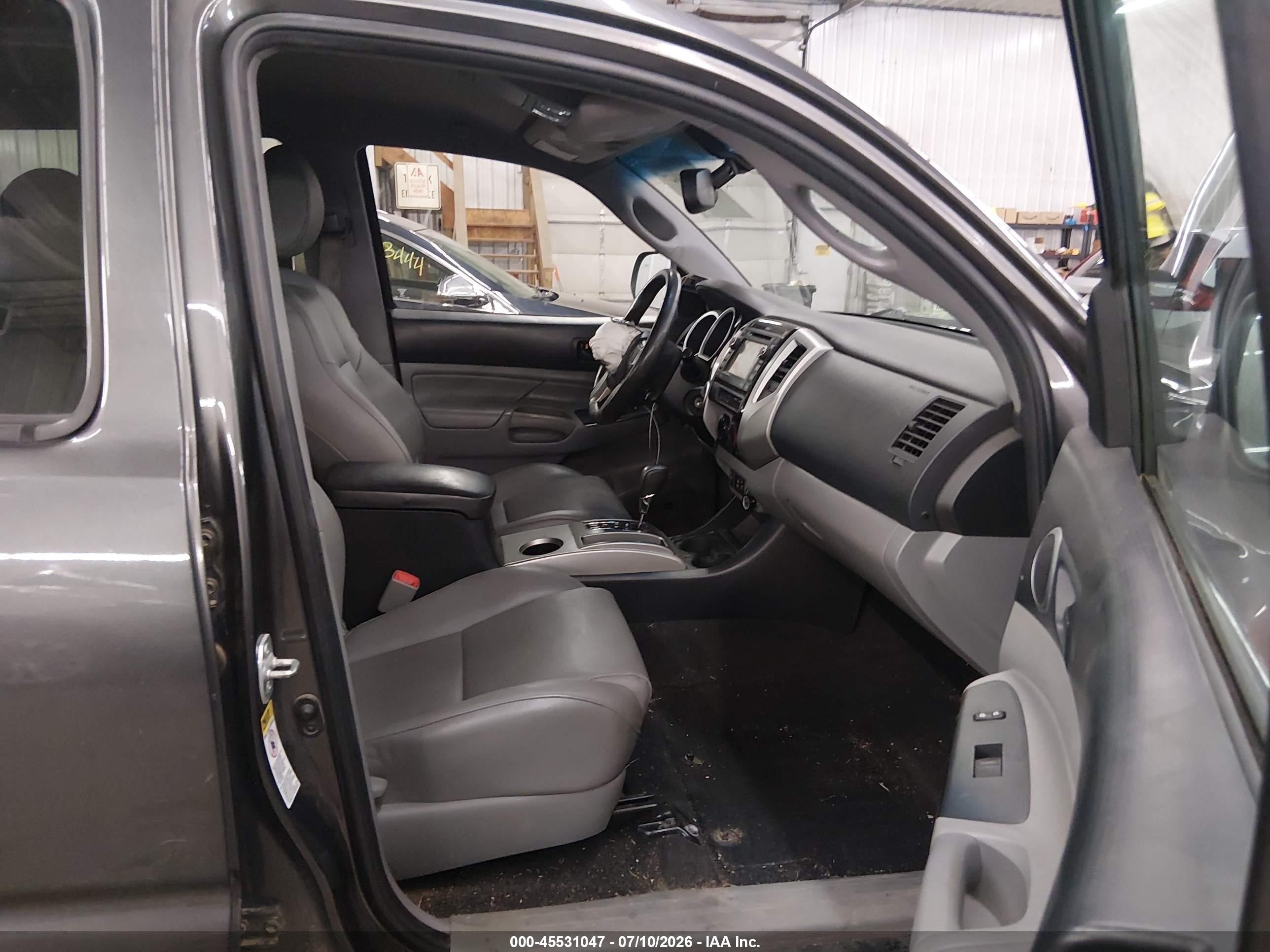 2013 Toyota Tacoma Base V6 Серый vin: 5TFLU4EN8DX049666