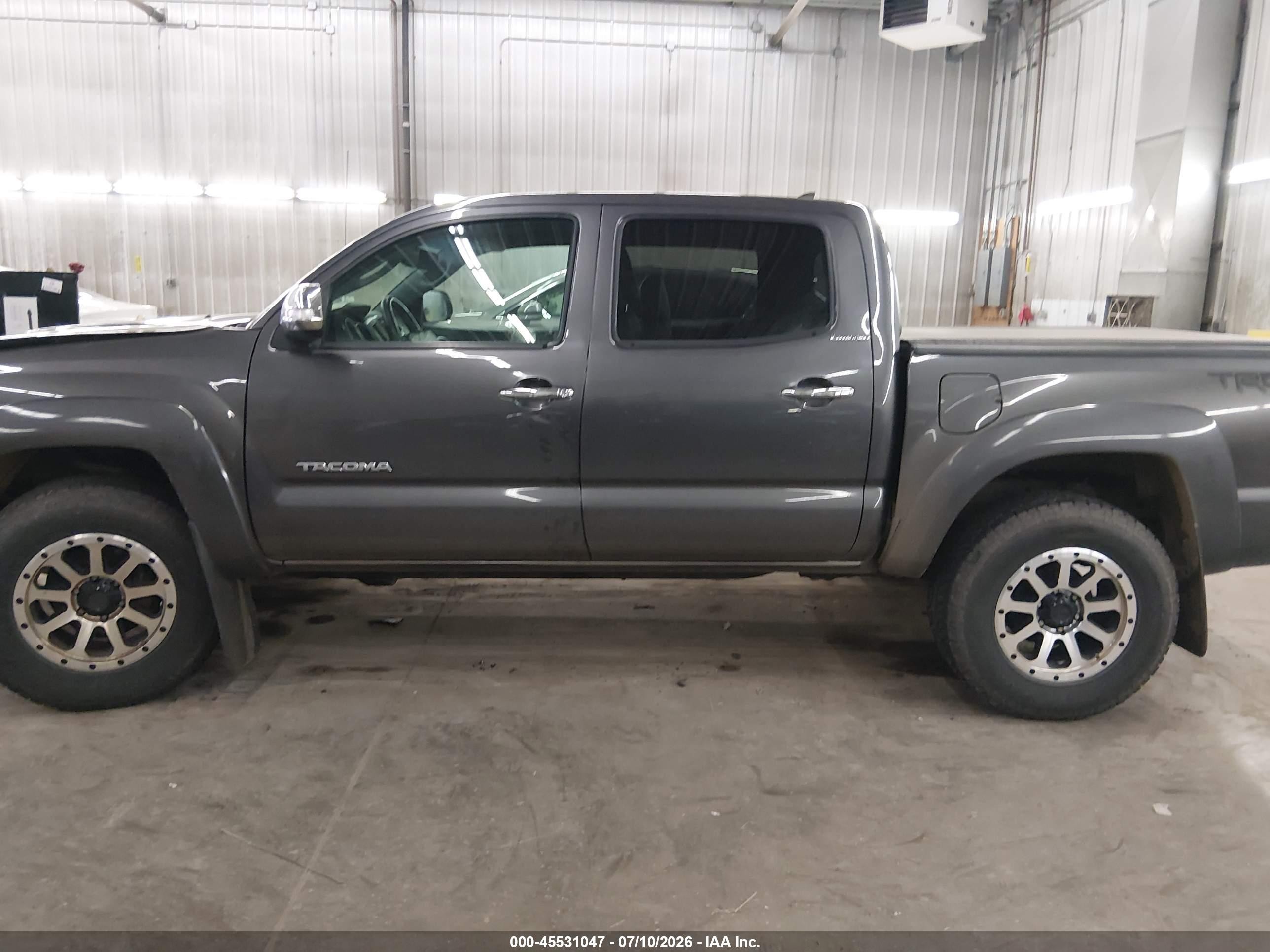 2013 Toyota Tacoma Base V6 Серый vin: 5TFLU4EN8DX049666