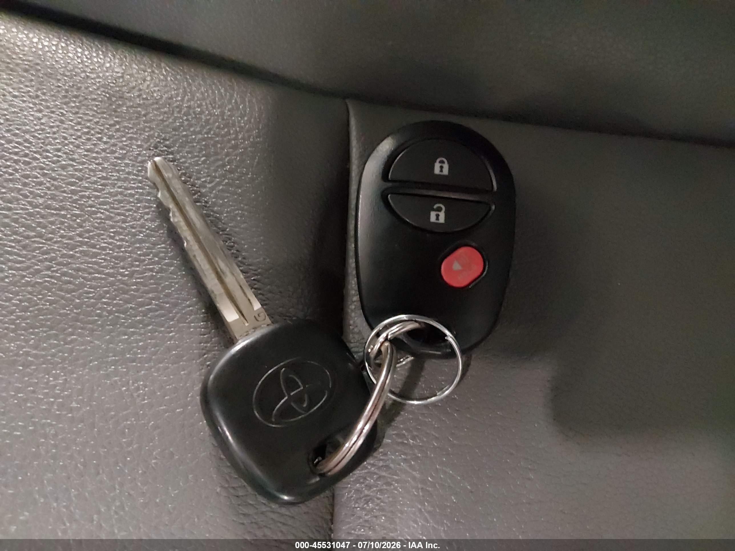 2013 Toyota Tacoma Base V6 Серый vin: 5TFLU4EN8DX049666
