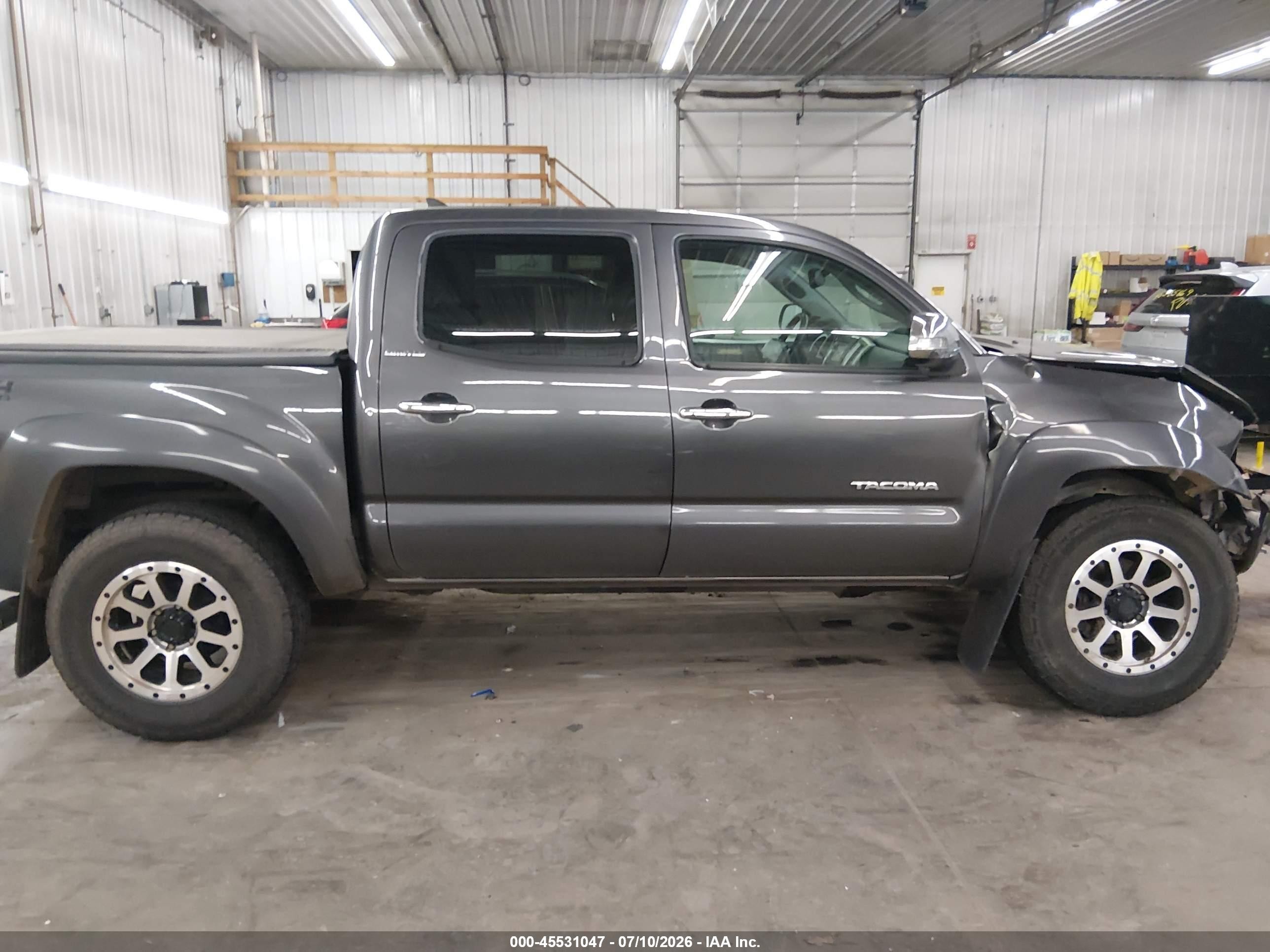 2013 Toyota Tacoma Base V6 Серый vin: 5TFLU4EN8DX049666