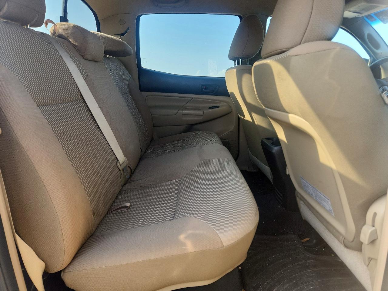 2015 Toyota Tacoma V6 White vin: 5TFLU4EN8FX123994