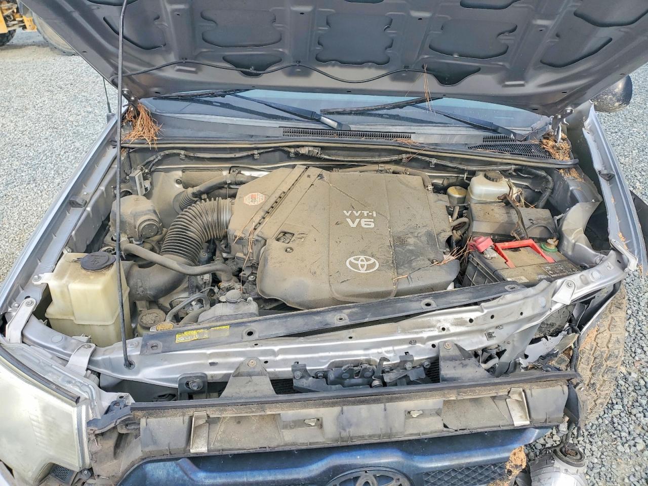 2014 Toyota Tacoma V6 Silver vin: 5TFLU4EN9EX092530