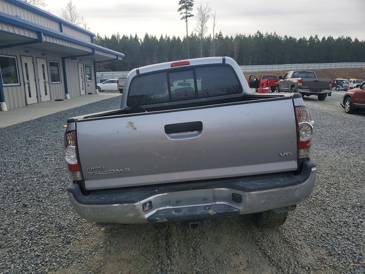 2014 Toyota Tacoma V6 Silver vin: 5TFLU4EN9EX092530