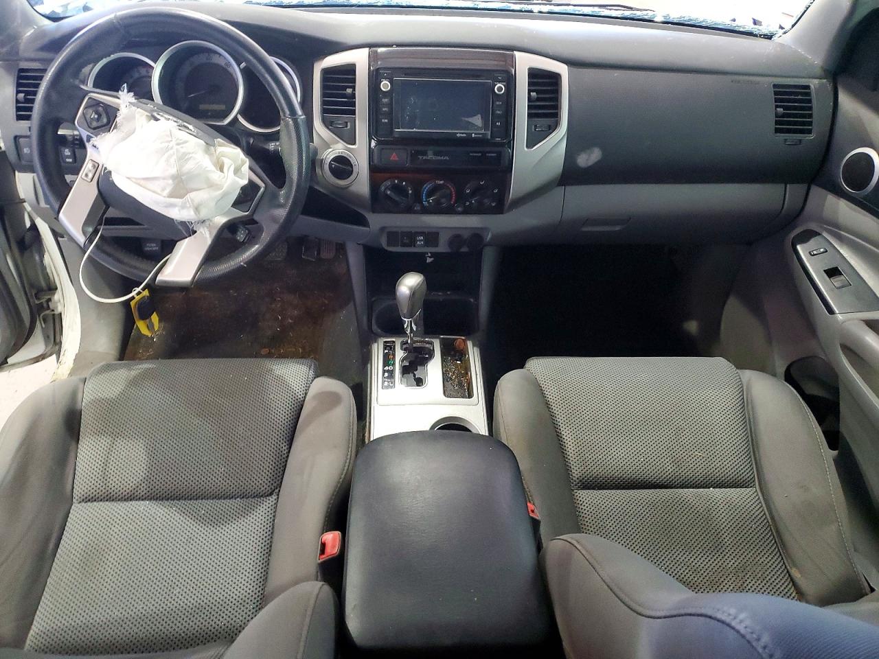 2015 Toyota Tacoma V6 White vin: 5TFLU4EN9FX143283