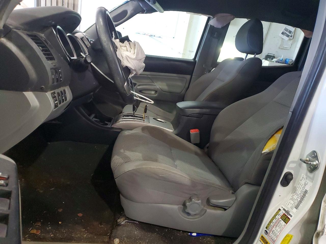 2015 Toyota Tacoma V6 White vin: 5TFLU4EN9FX143283