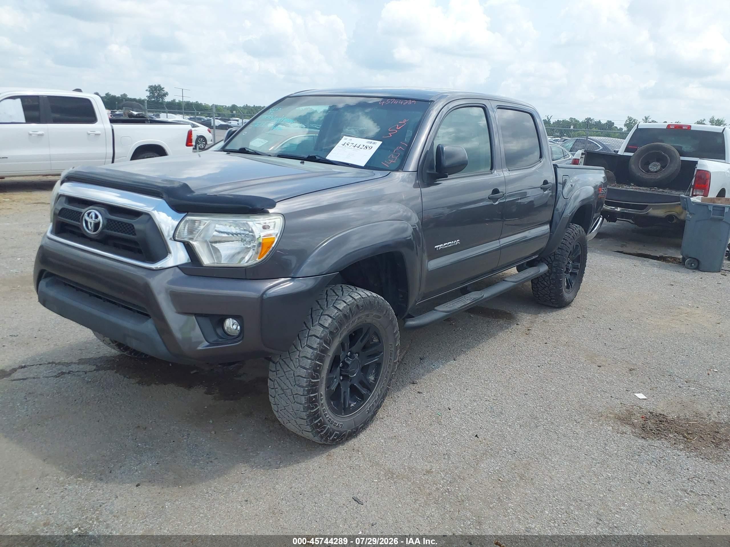 2015 Toyota Tacoma Base V6 Gray vin: 5TFLU4EN9FX143591