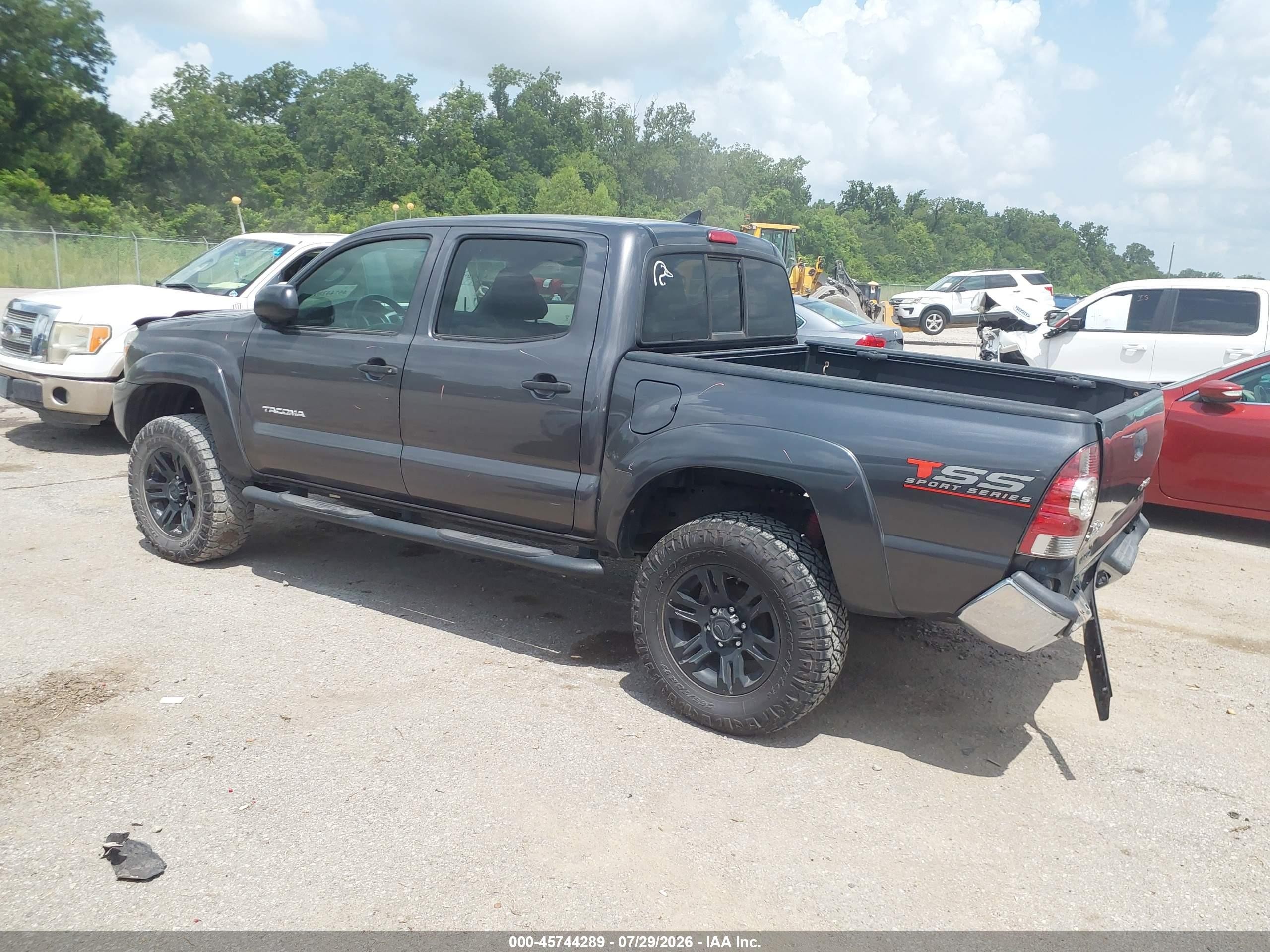 2015 Toyota Tacoma Base V6 Gray vin: 5TFLU4EN9FX143591
