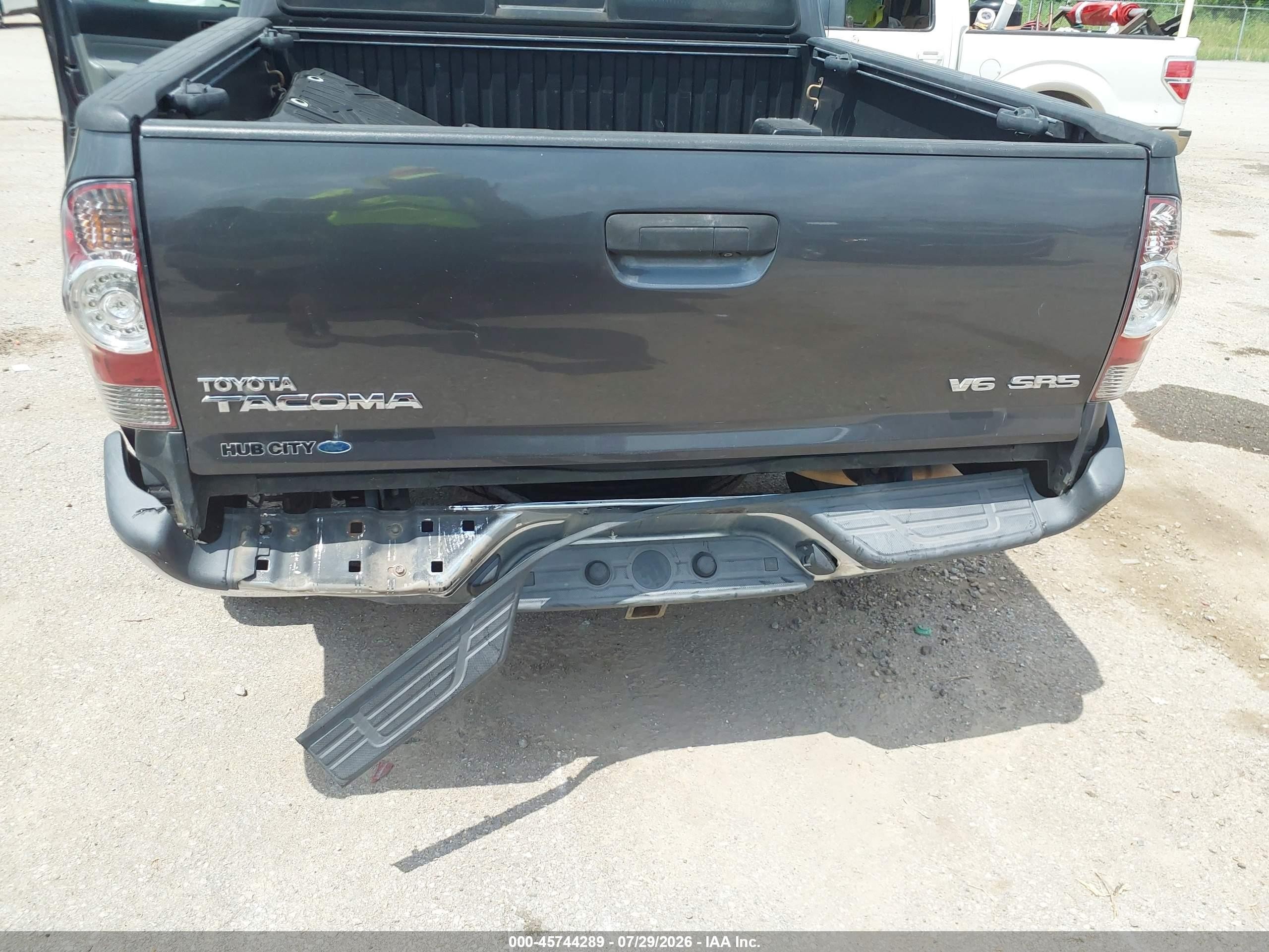 2015 Toyota Tacoma Base V6 Gray vin: 5TFLU4EN9FX143591