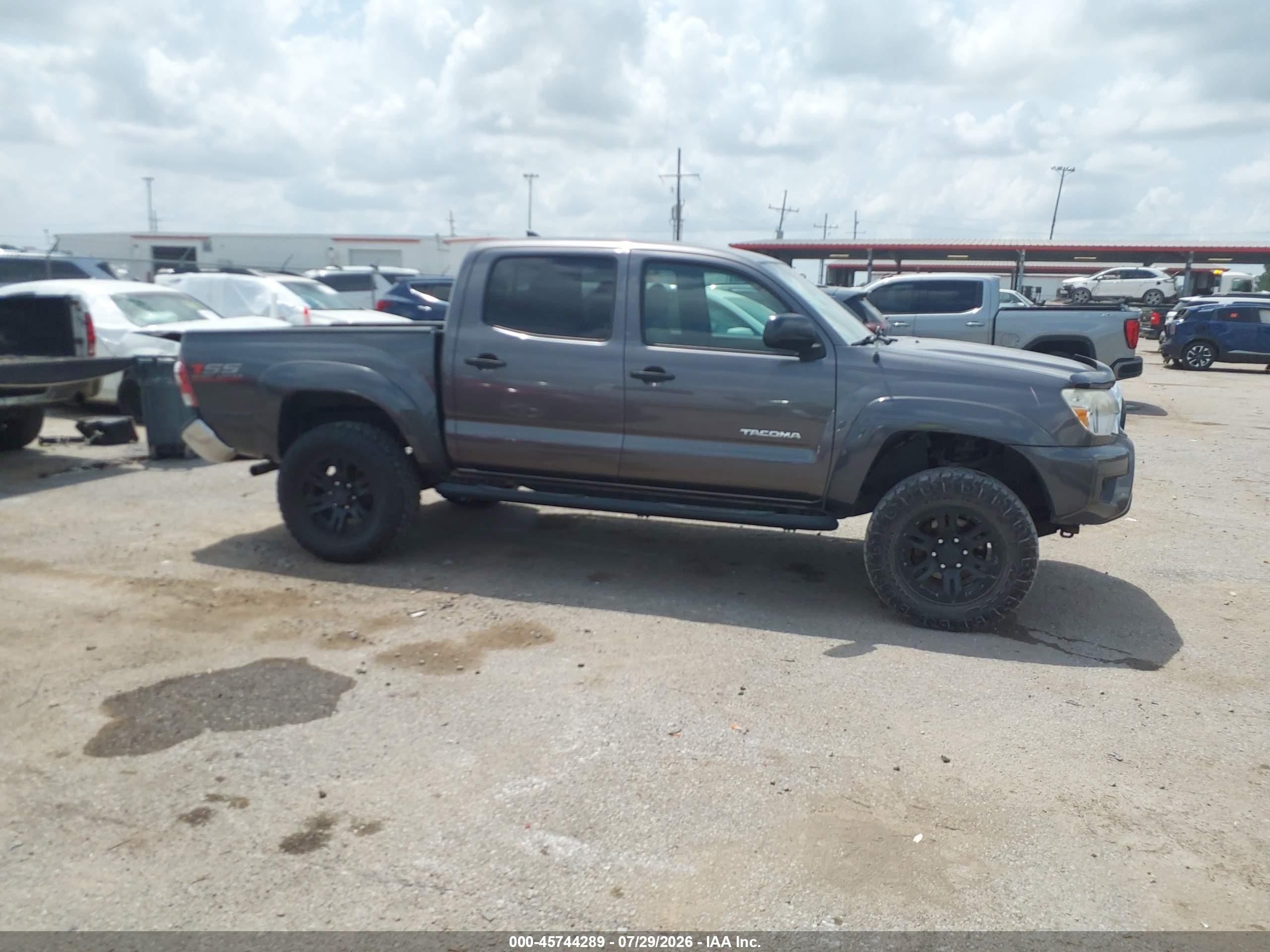 2015 Toyota Tacoma Base V6 Gray vin: 5TFLU4EN9FX143591