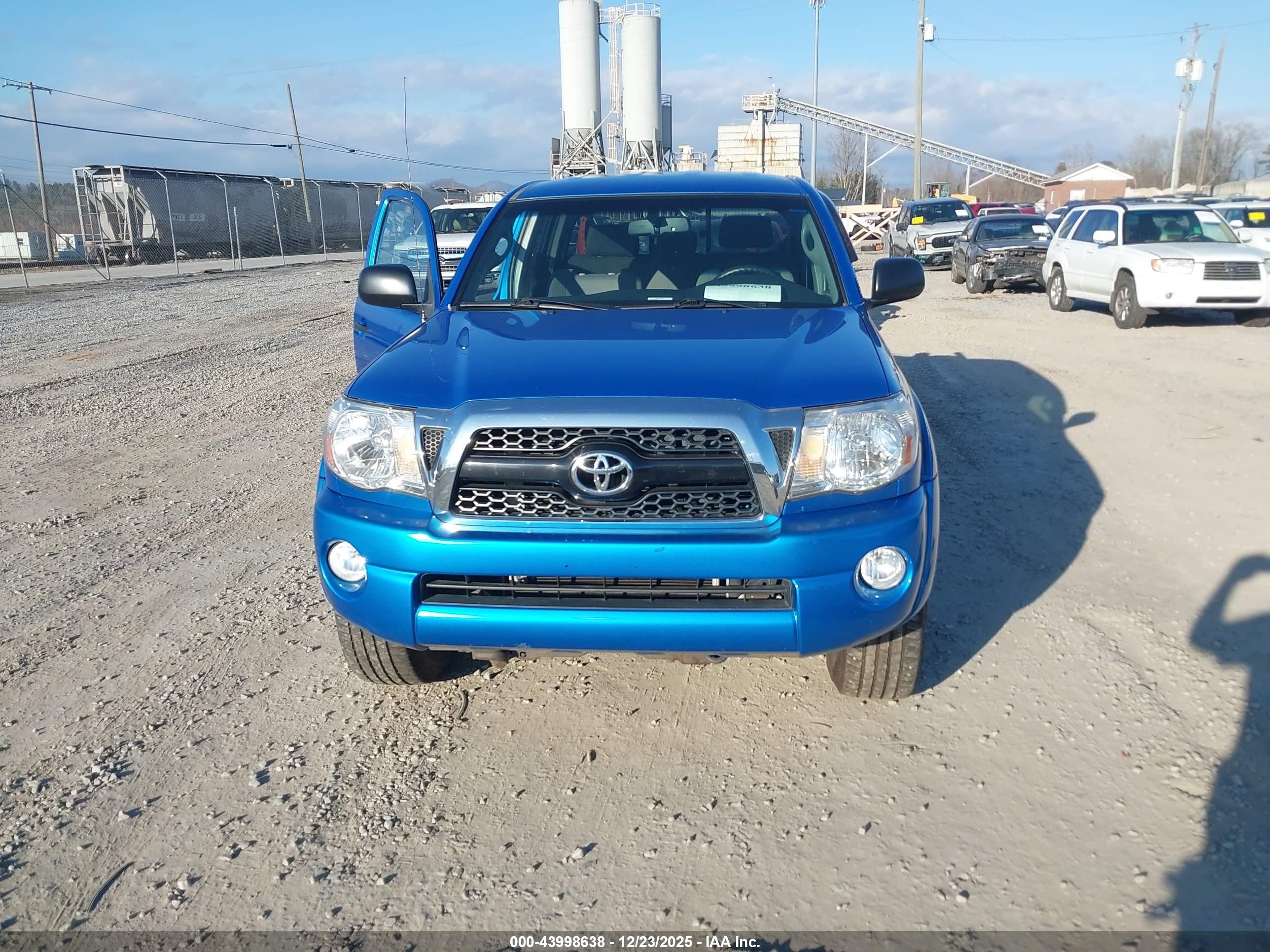 2011 Toyota Tacoma Base V6 Blue vin: 5TFLU4ENXBX014267