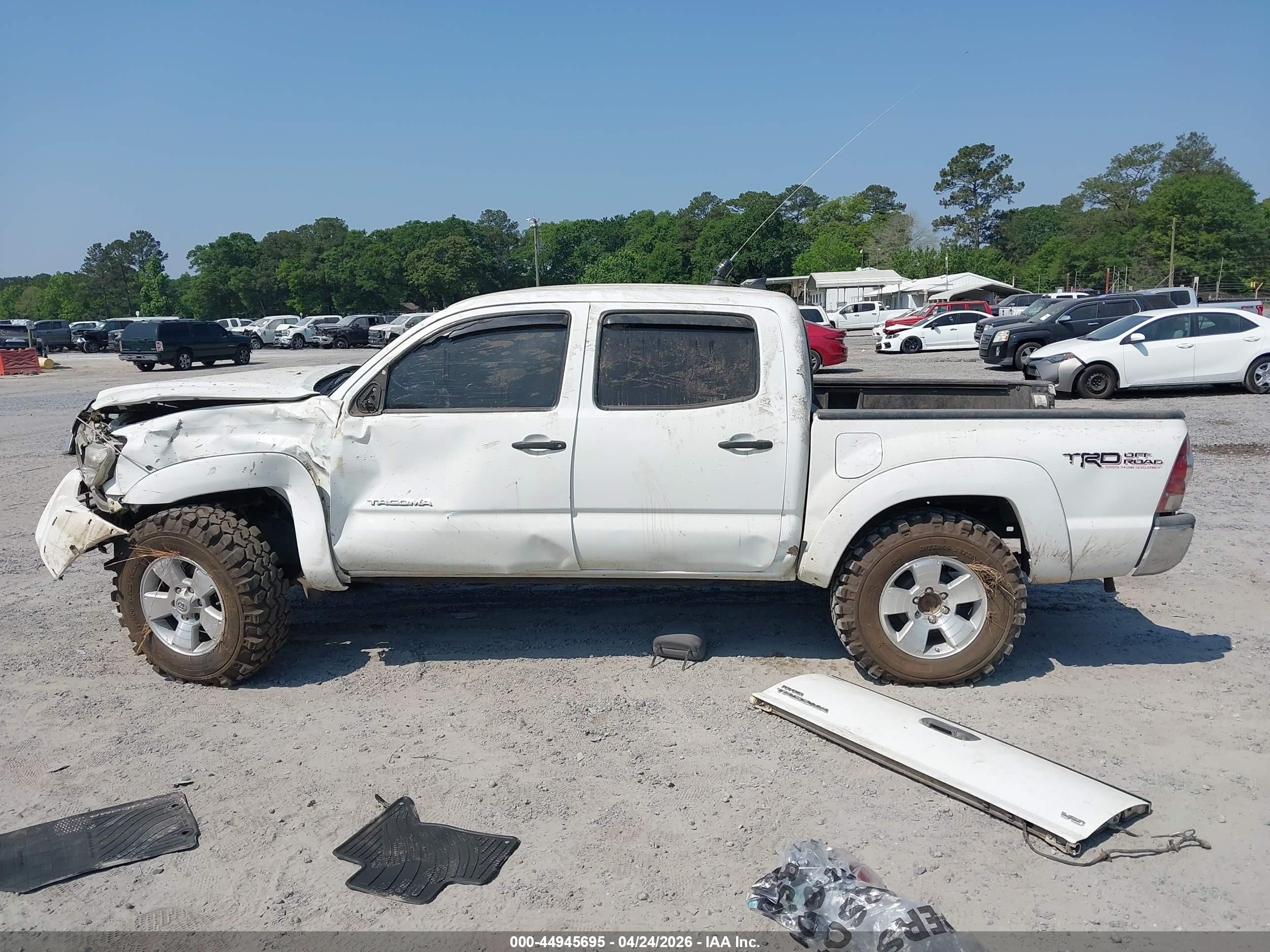 2012 Toyota Tacoma Base V6 White vin: 5TFLU4ENXCX046914