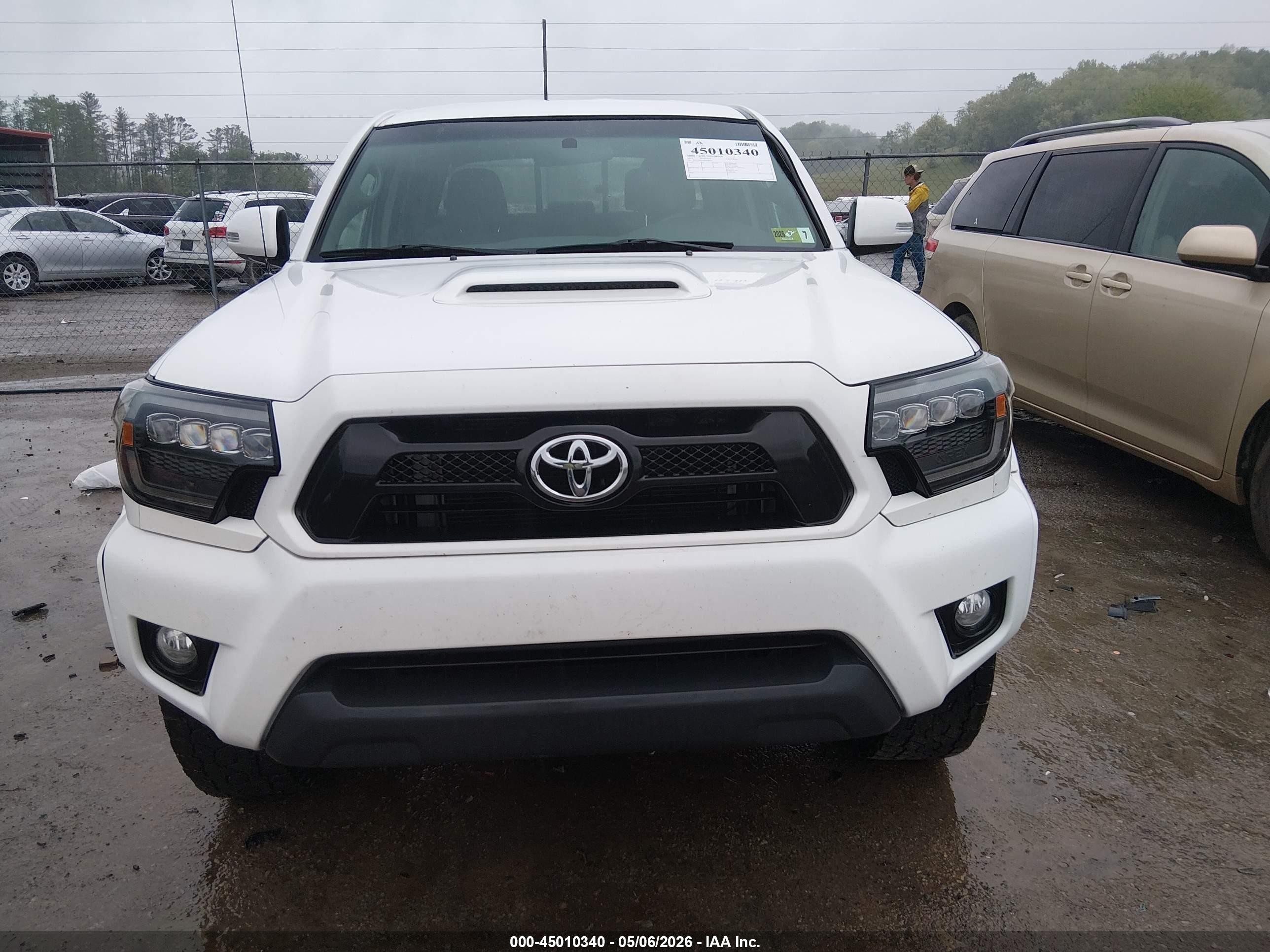 2014 Toyota Tacoma Base V6 White vin: 5TFLU4ENXEX098952