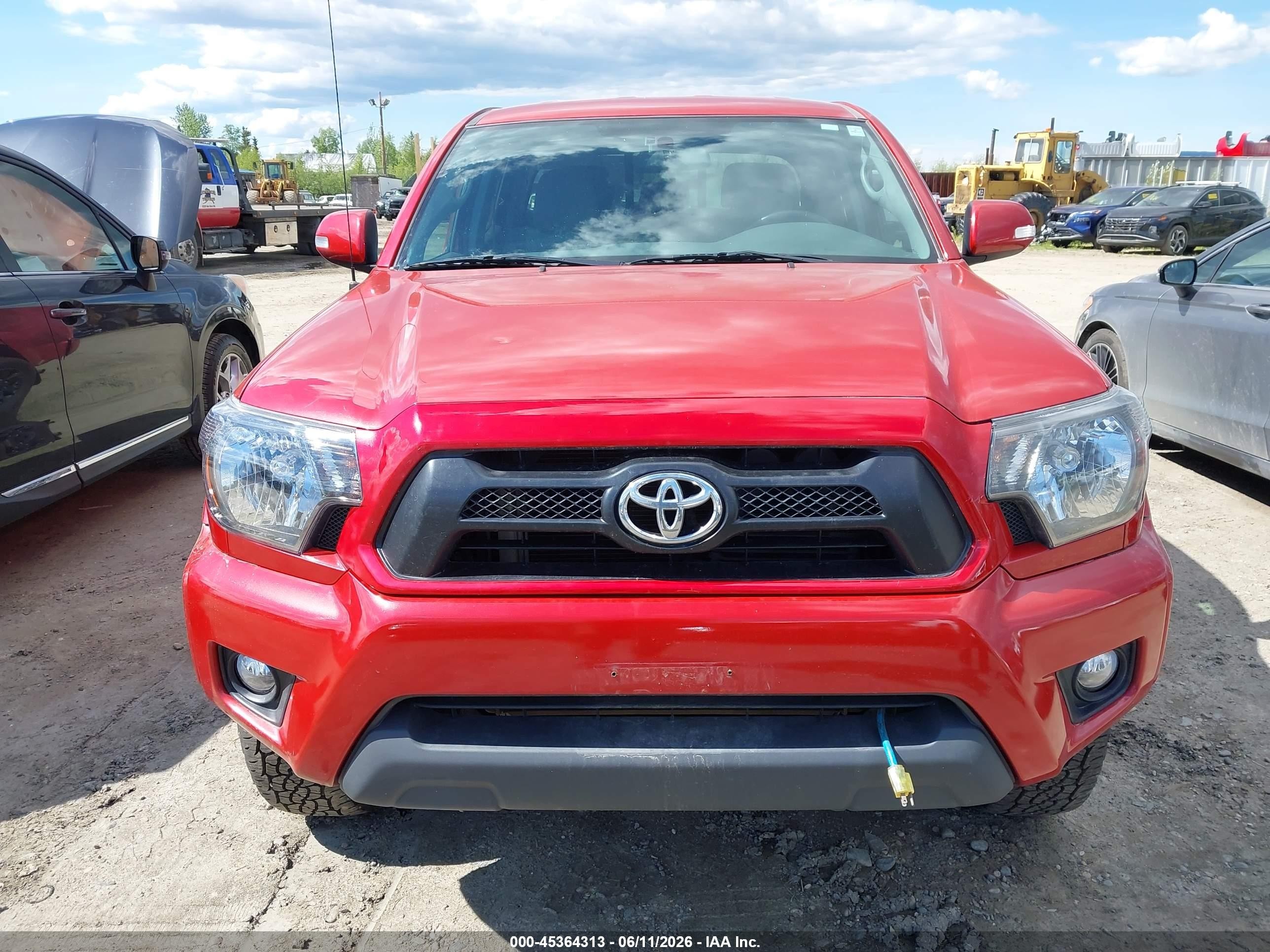 2015 Toyota Tacoma Base V6 Red vin: 5TFLU4ENXFX128517