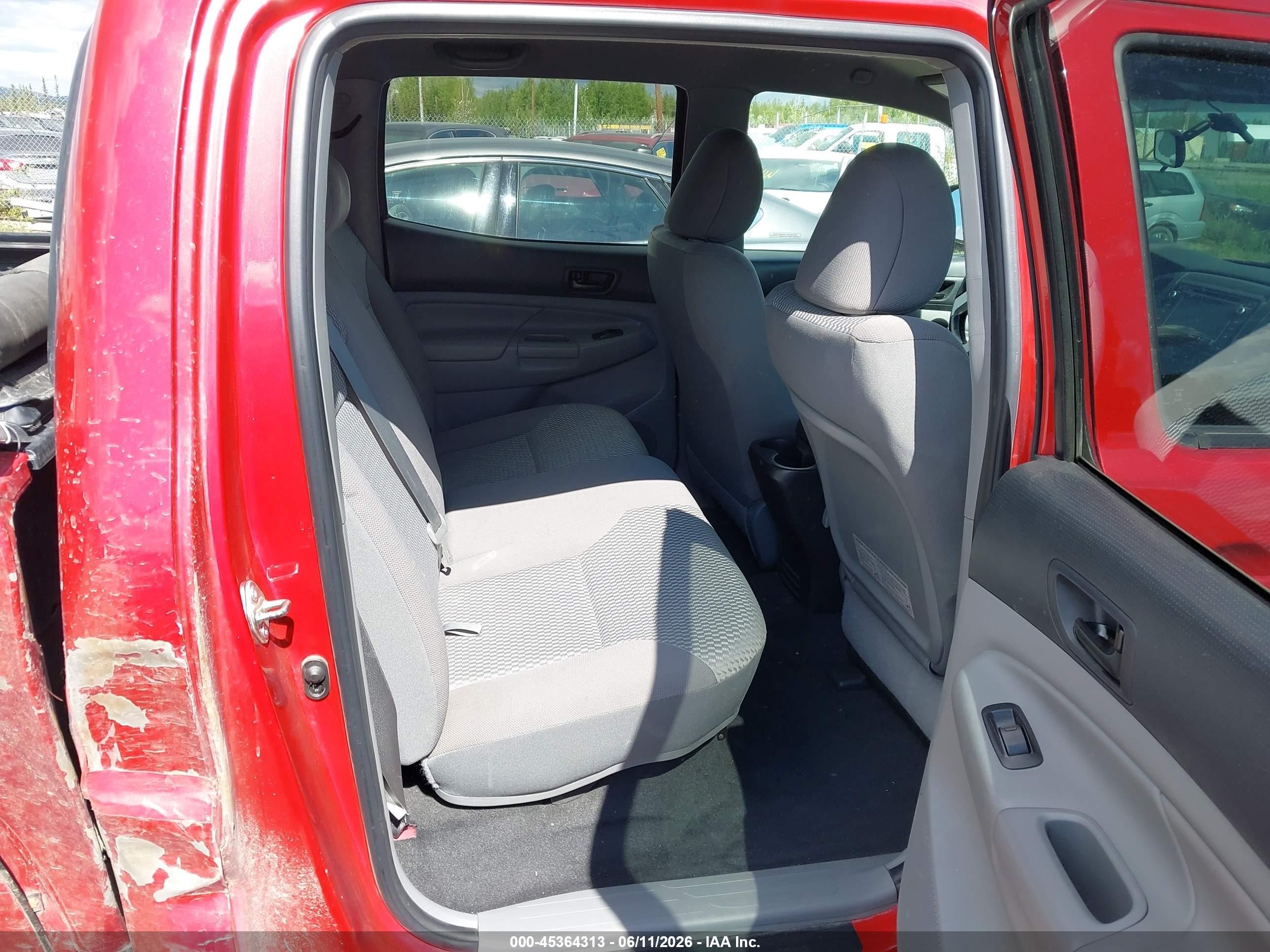 2015 Toyota Tacoma Base V6 Red vin: 5TFLU4ENXFX128517
