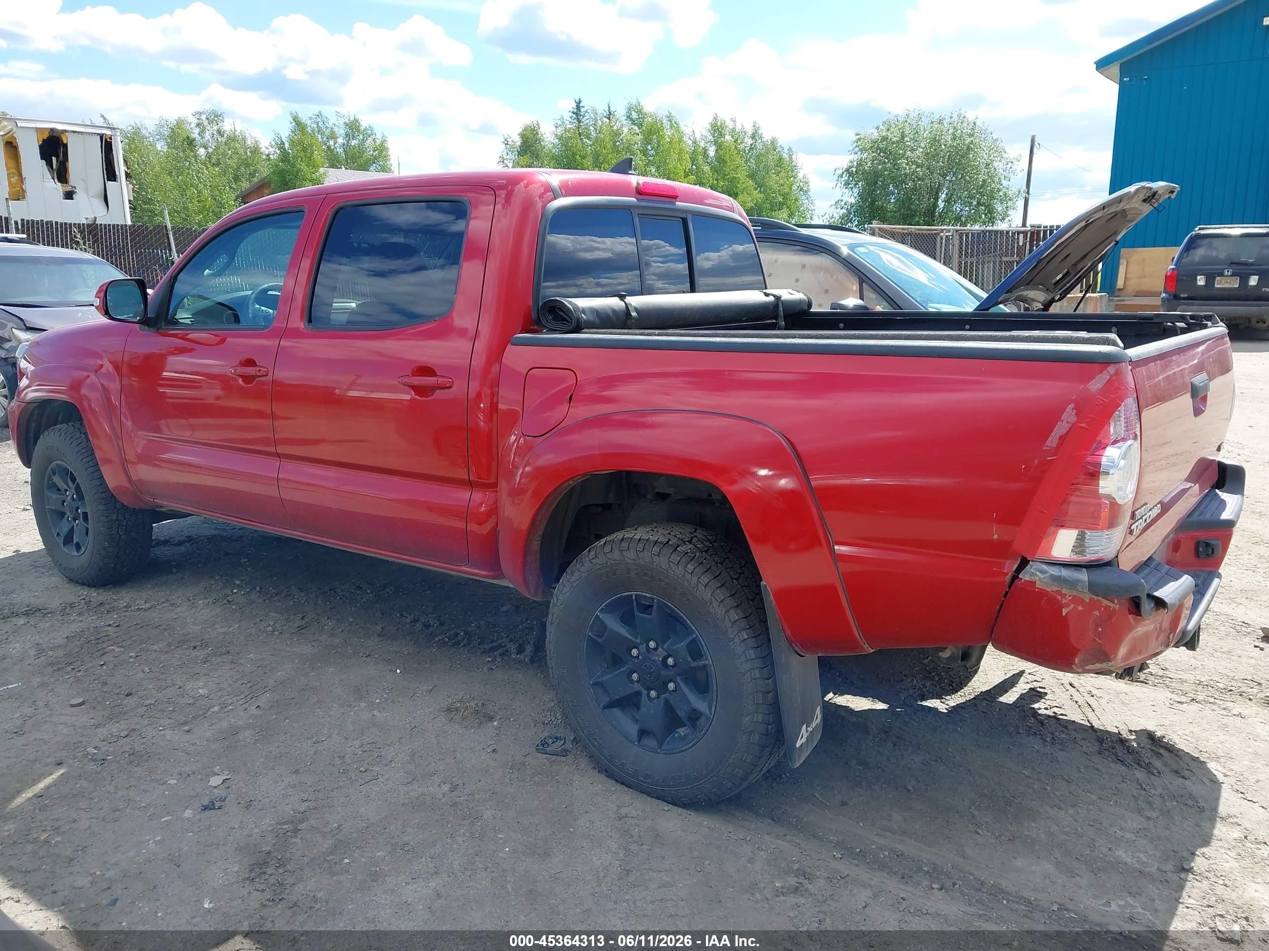 2015 Toyota Tacoma Base V6 Red vin: 5TFLU4ENXFX128517