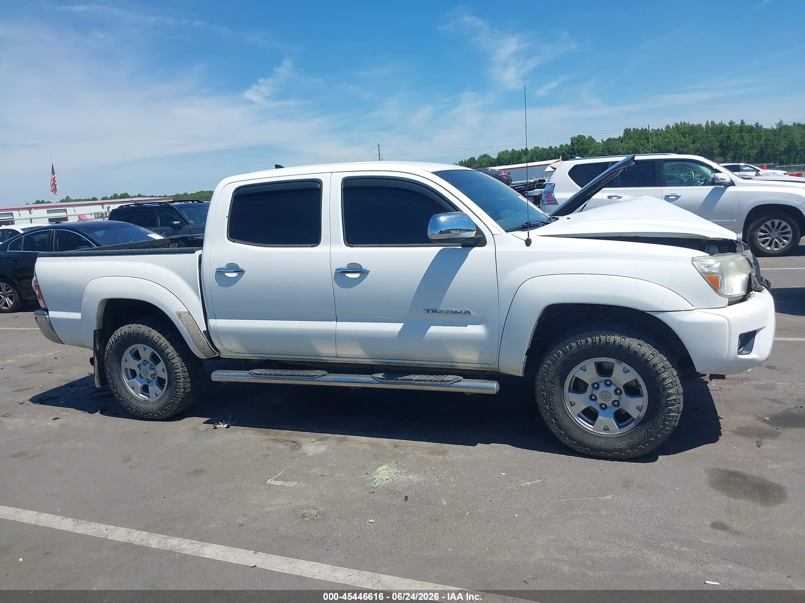 2015 Toyota Tacoma Base V6 White vin: 5TFLU4ENXFX138917