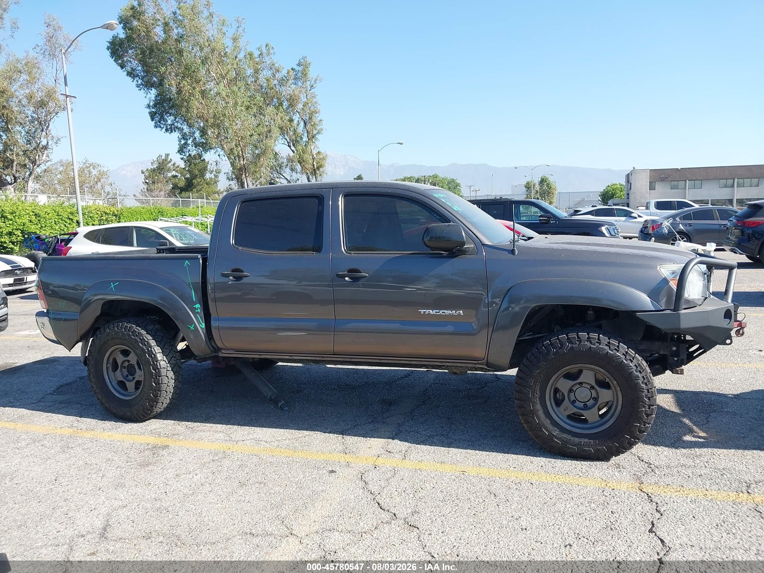 2015 Toyota Tacoma Base V6 Gray vin: 5TFLU4ENXFX140425