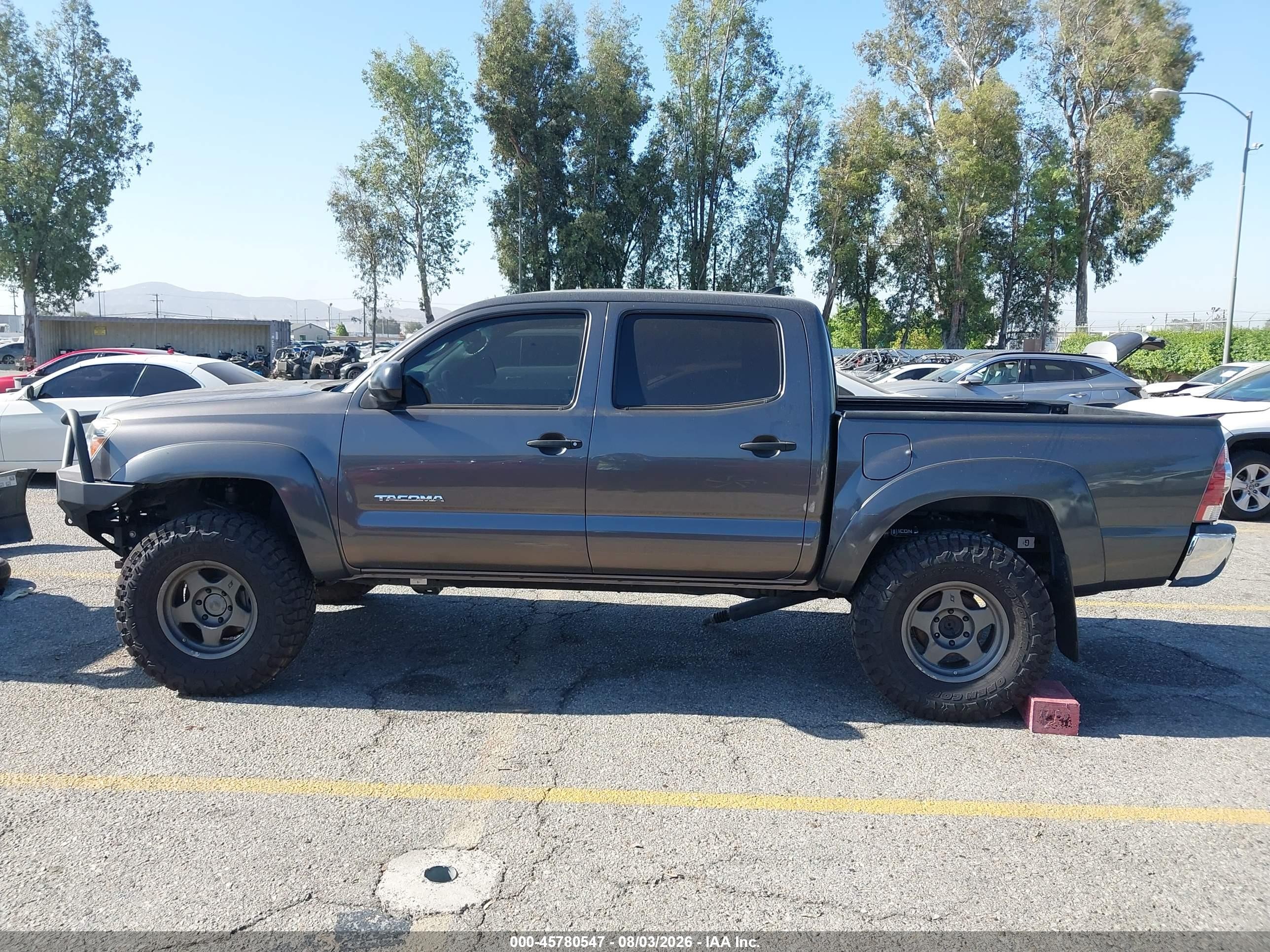 2015 Toyota Tacoma Base V6 Gray vin: 5TFLU4ENXFX140425