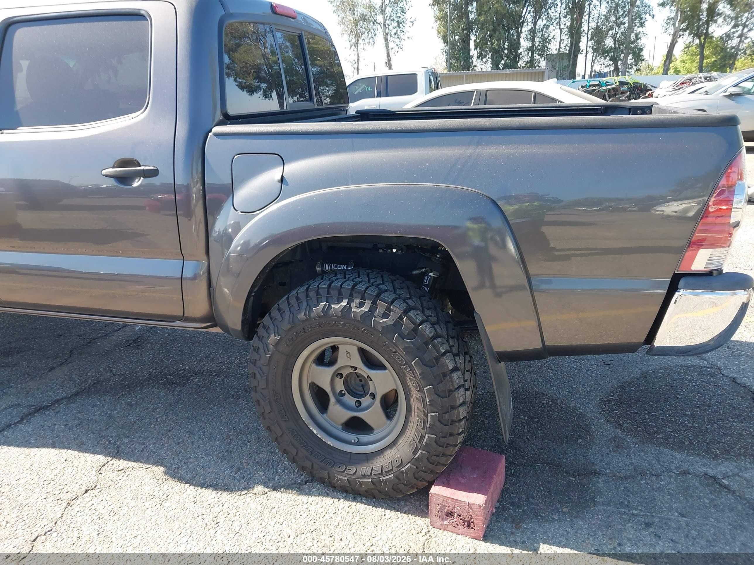 2015 Toyota Tacoma Base V6 Gray vin: 5TFLU4ENXFX140425