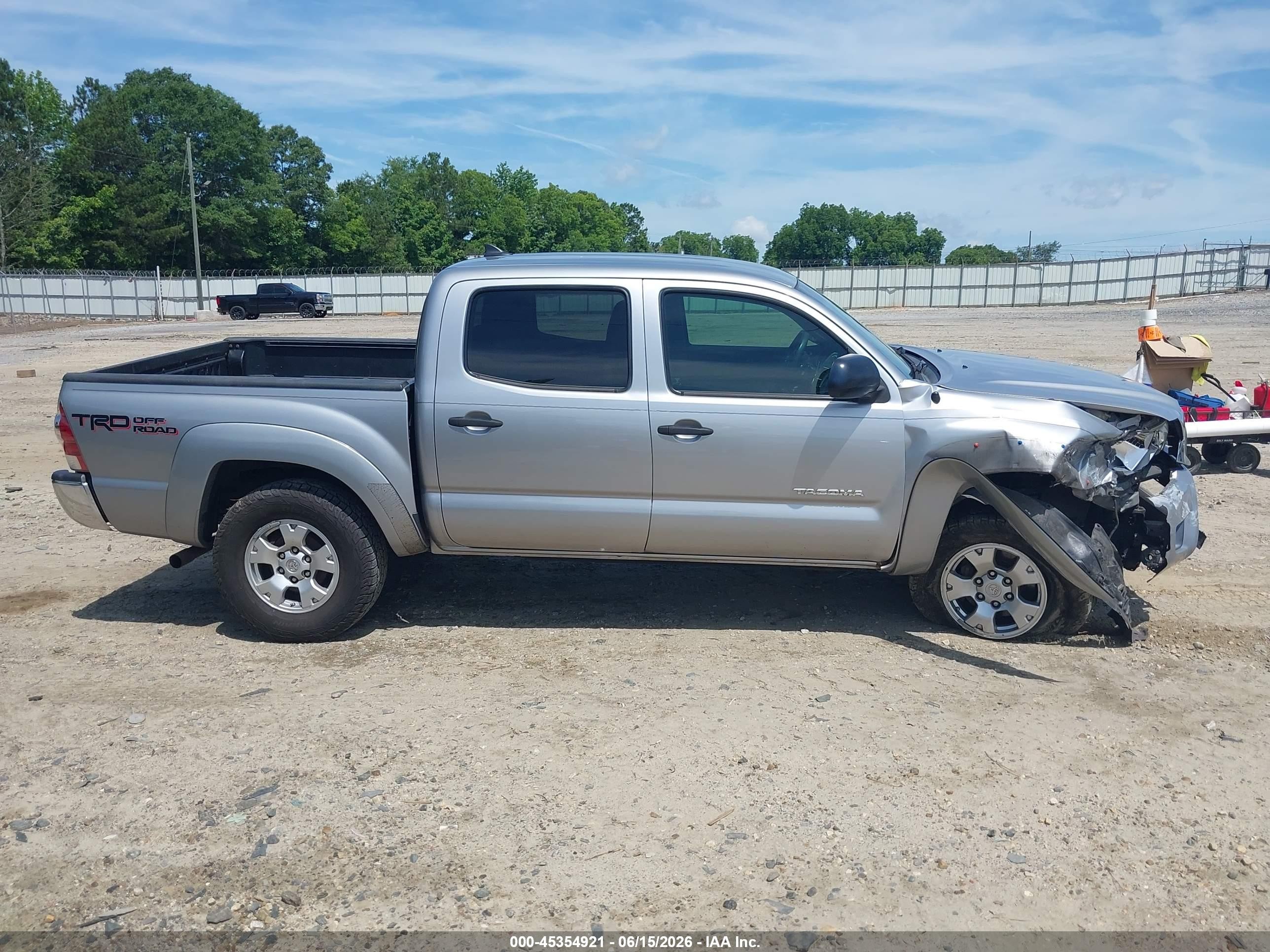 2015 Toyota Tacoma Base V6 Серый vin: 5TFLU4ENXFX146869