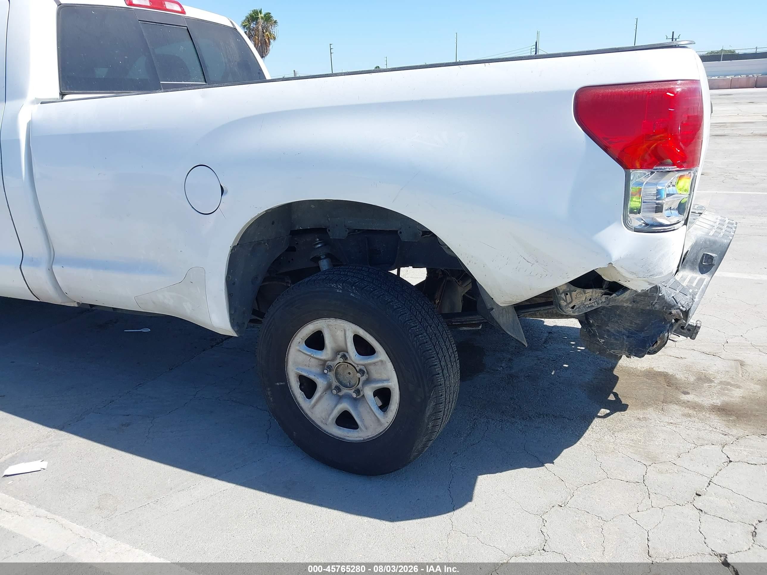 2012 Toyota Tundra Grade V6 White vin: 5TFLU5F19CX027823