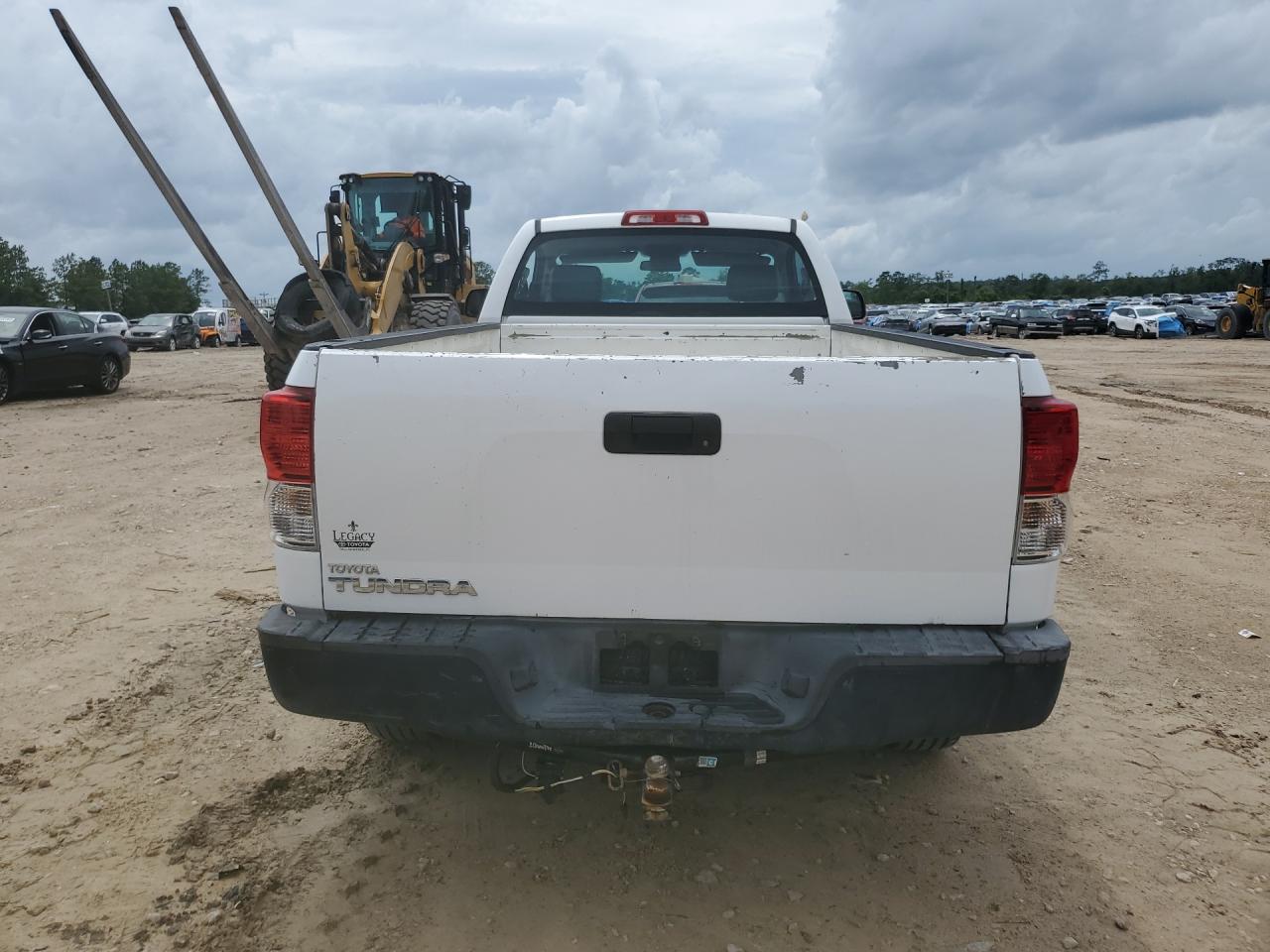 2013 Toyota Tundra Grade Белый vin: 5TFLU5F1XDX030425 Damage: Tailgate, Peeling, 3 To 4 Inches