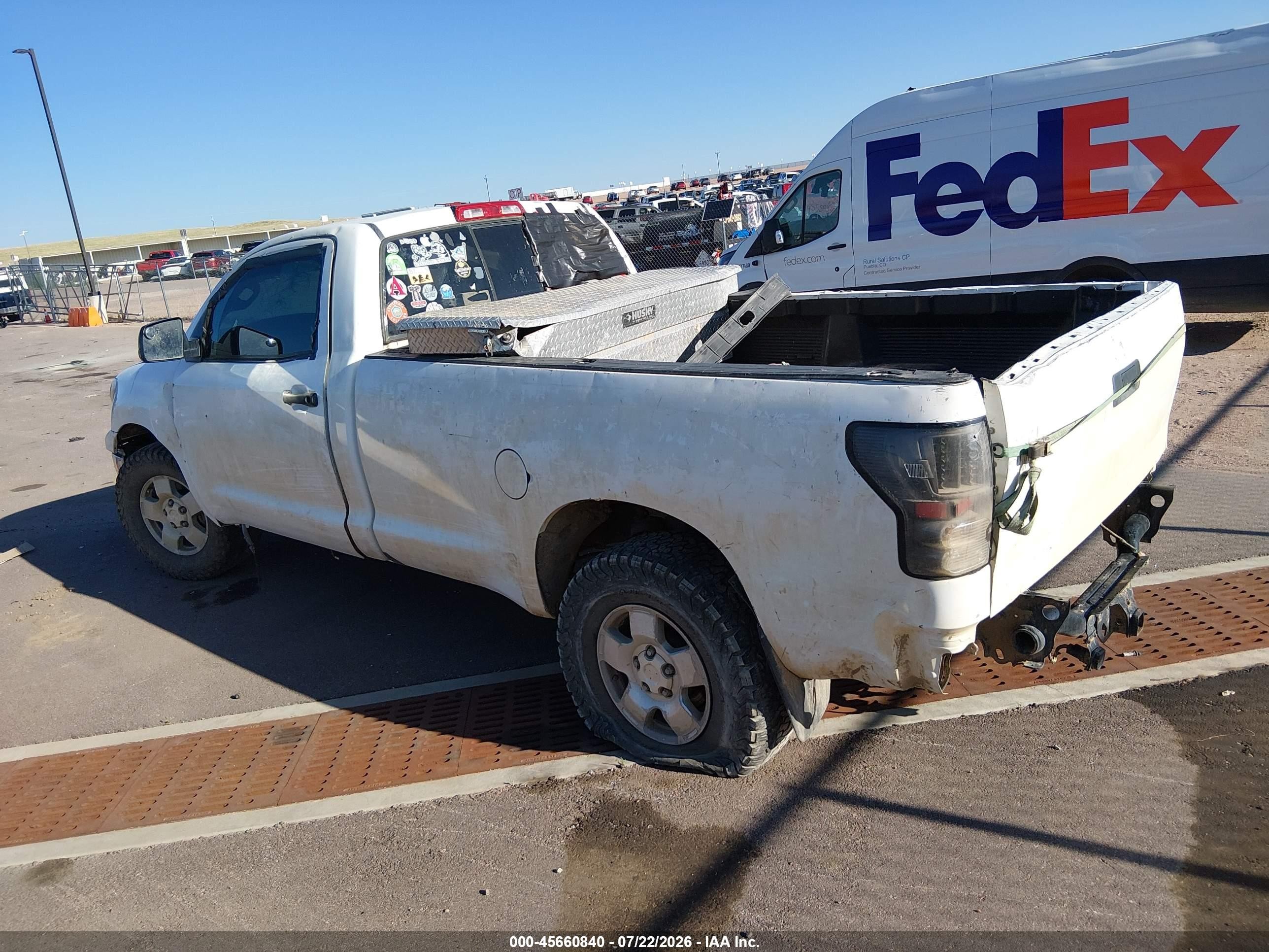 2007 Toyota Tundra Base 4.7l V8 White vin: 5TFMT52157X003859