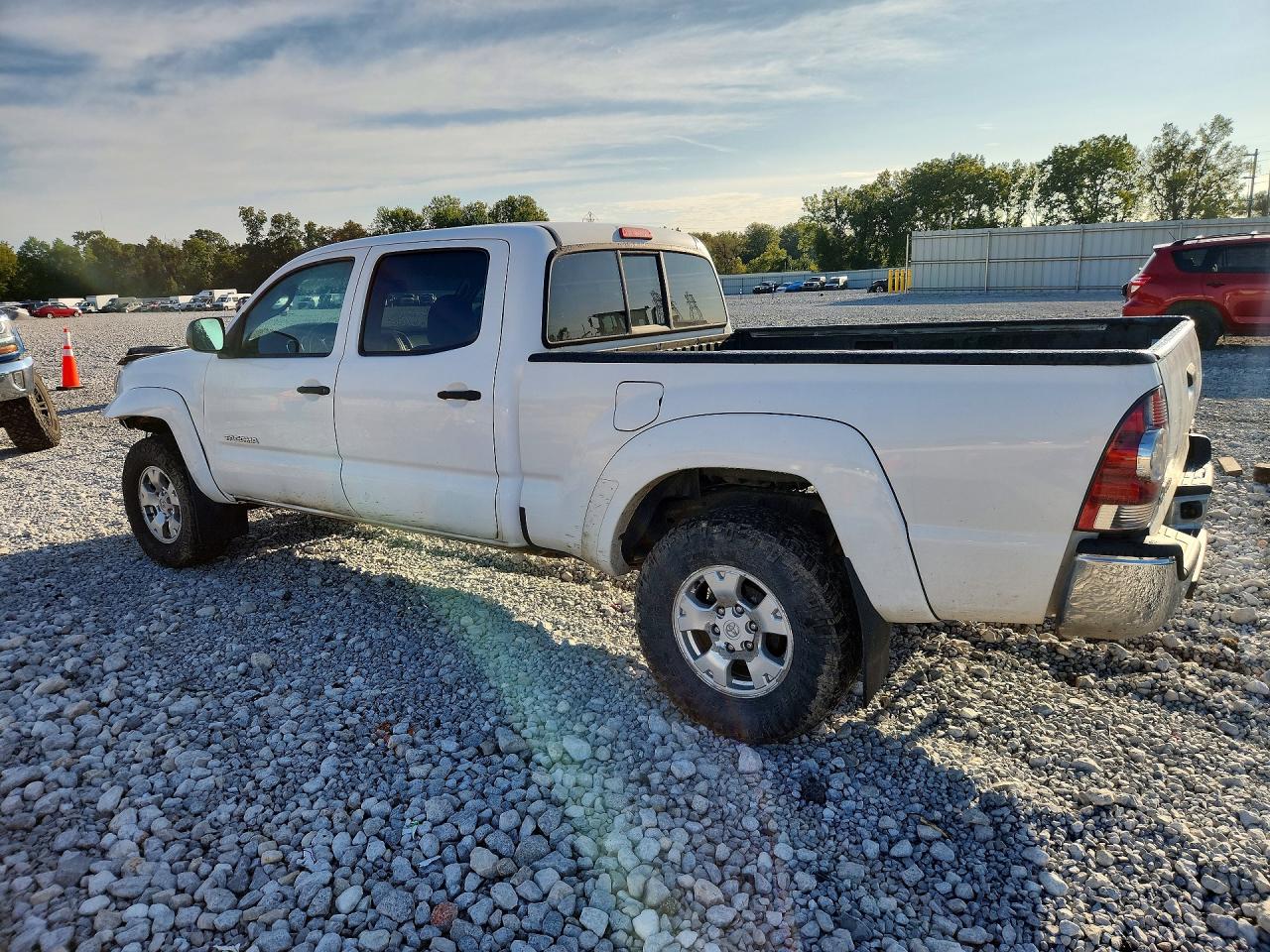 2011 Toyota Tacoma Double Cab Long Bed White vin: 5TFMU4FN0BX001868